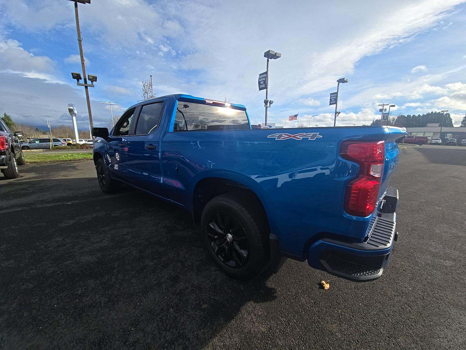 2023 Chevrolet Silverado 1500 Custom AWD