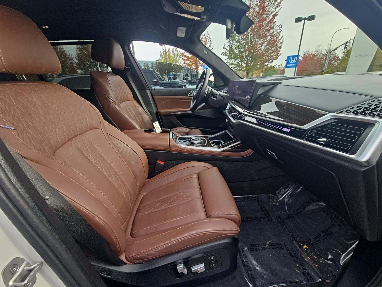 2024 BMW X7 M60i AWD