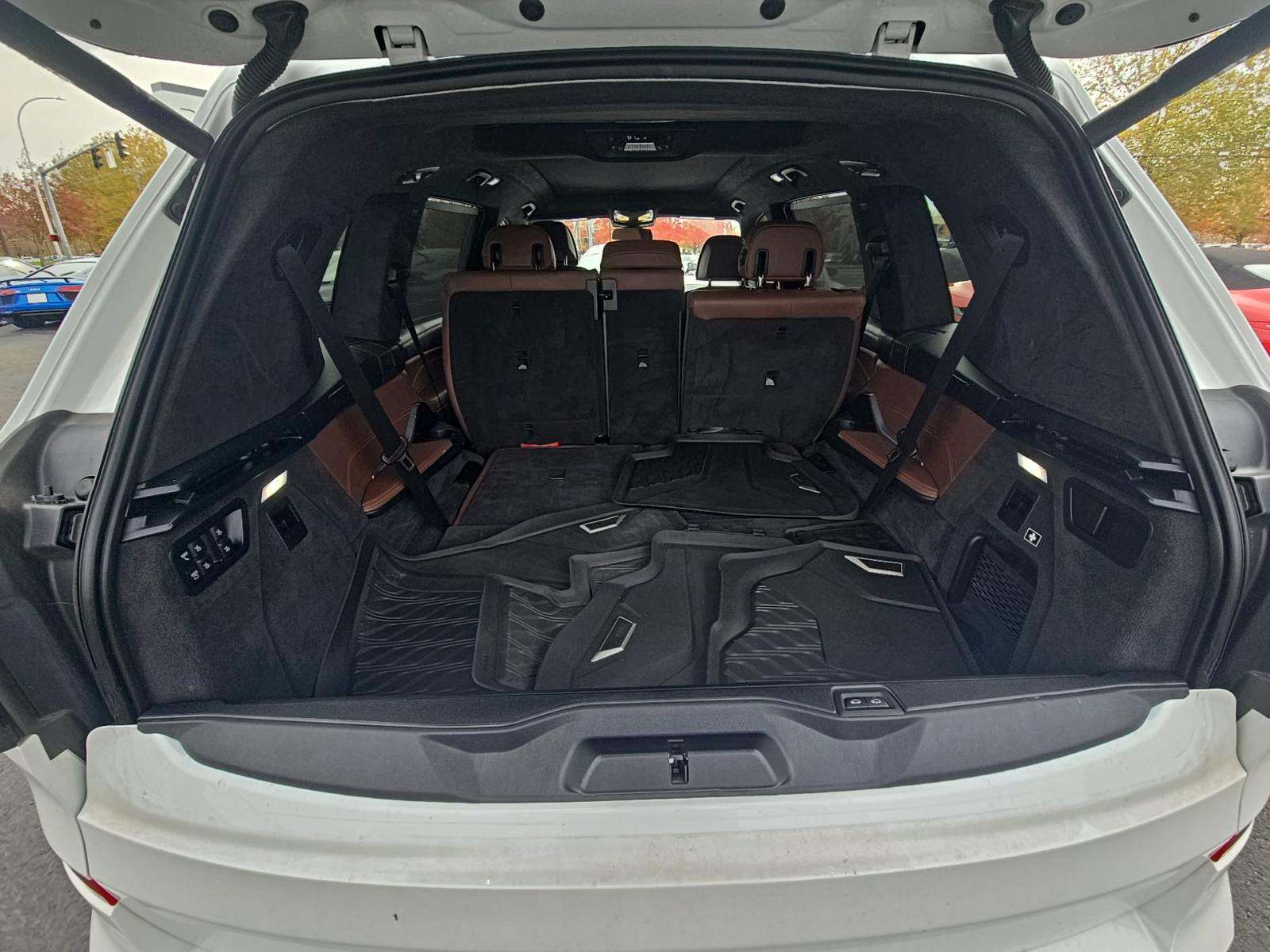 2024 BMW X7 M60i AWD