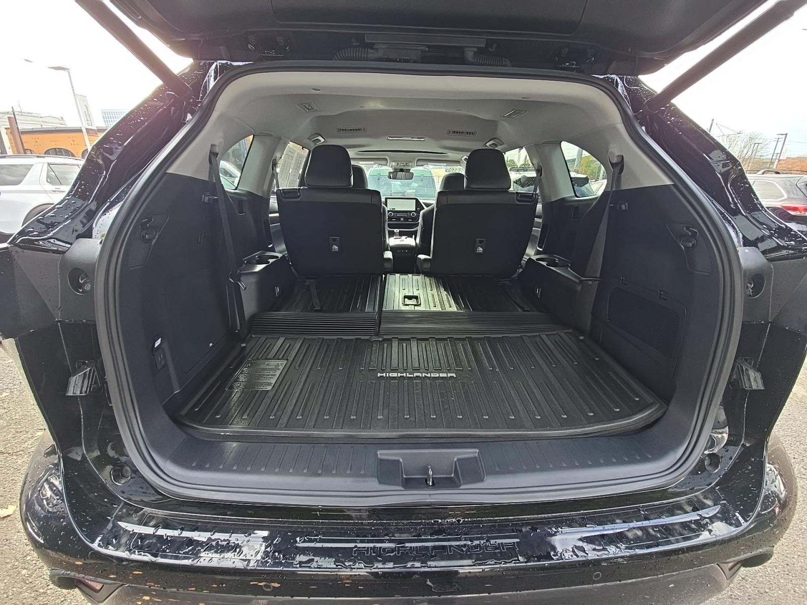 2023 Toyota Highlander Hybrid Limited AWD