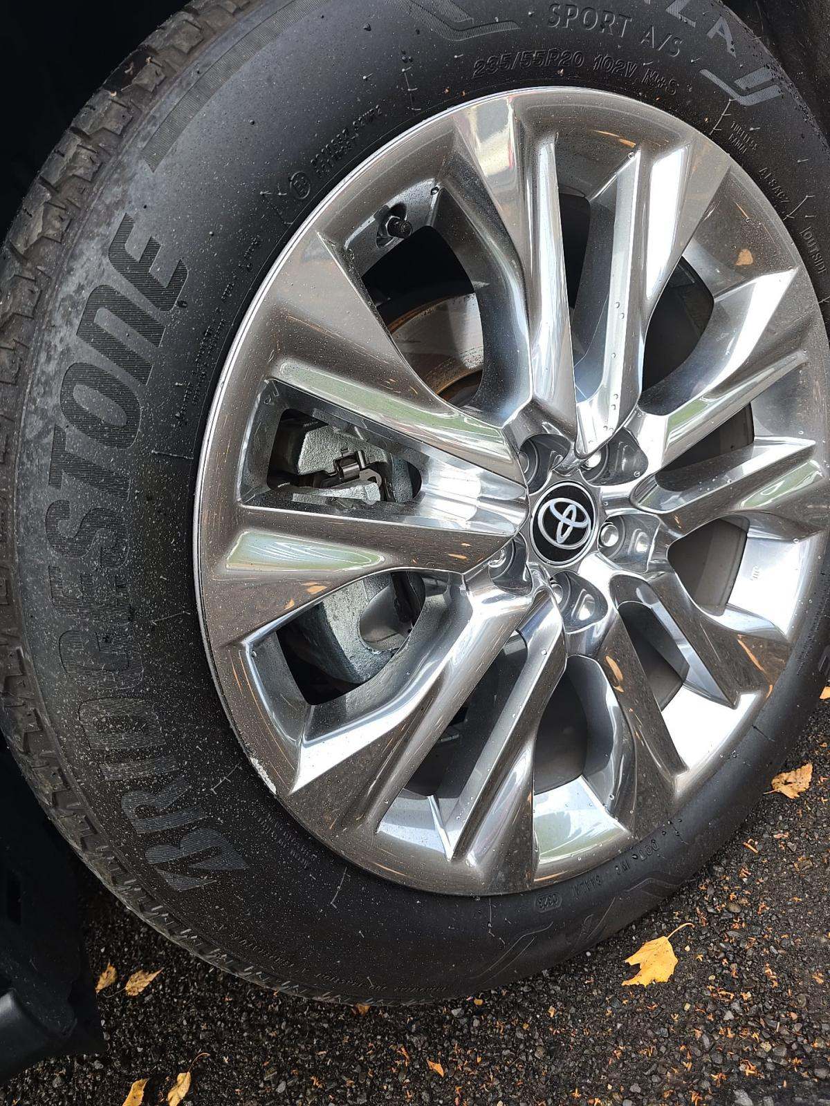 2023 Toyota Highlander Hybrid Limited AWD