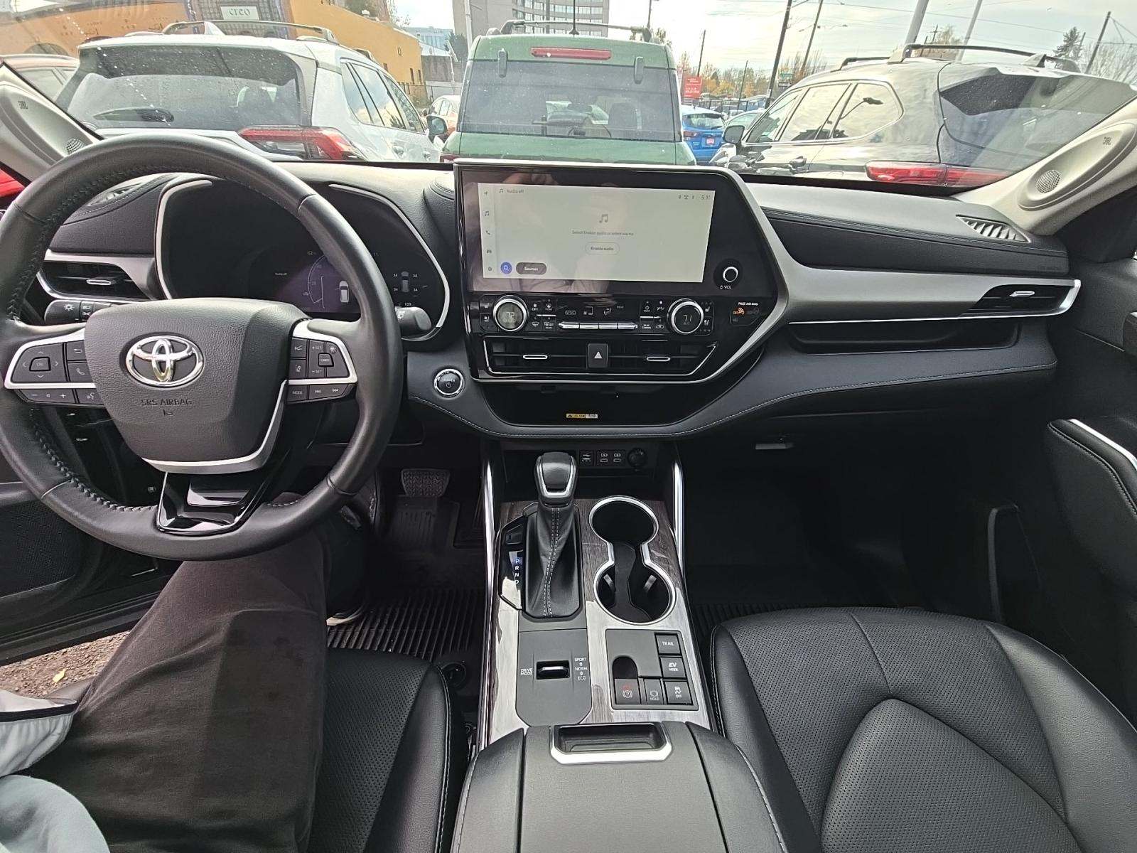 2023 Toyota Highlander Hybrid Limited AWD