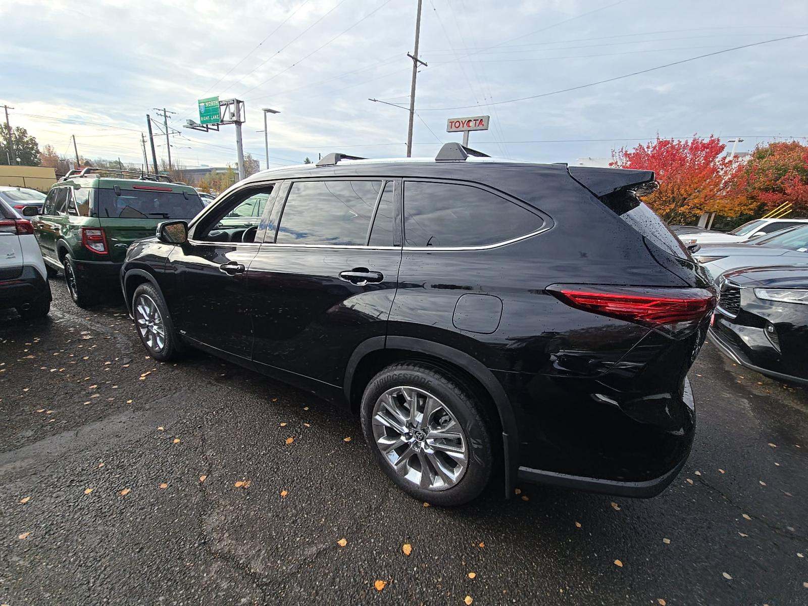 2023 Toyota Highlander Hybrid Limited AWD