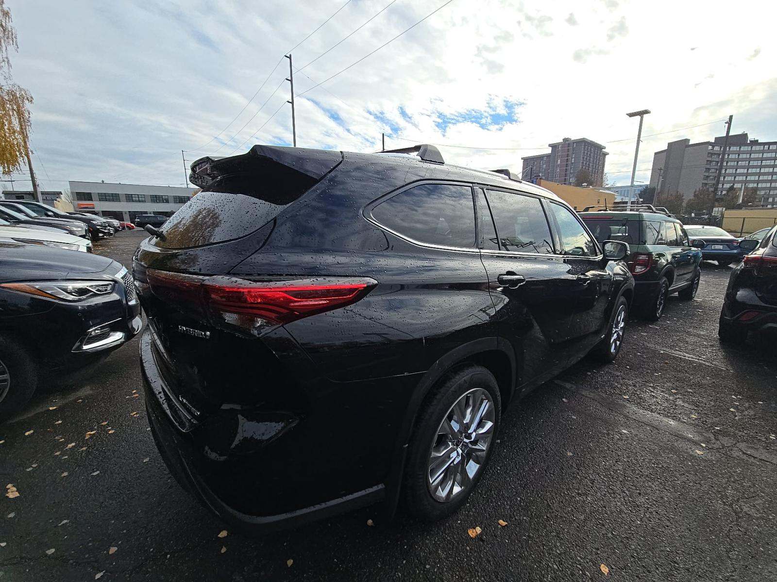 2023 Toyota Highlander Hybrid Limited AWD