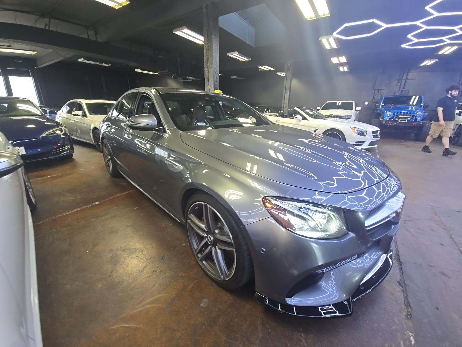 MERCEDES-BENZ E-CLASS - 4