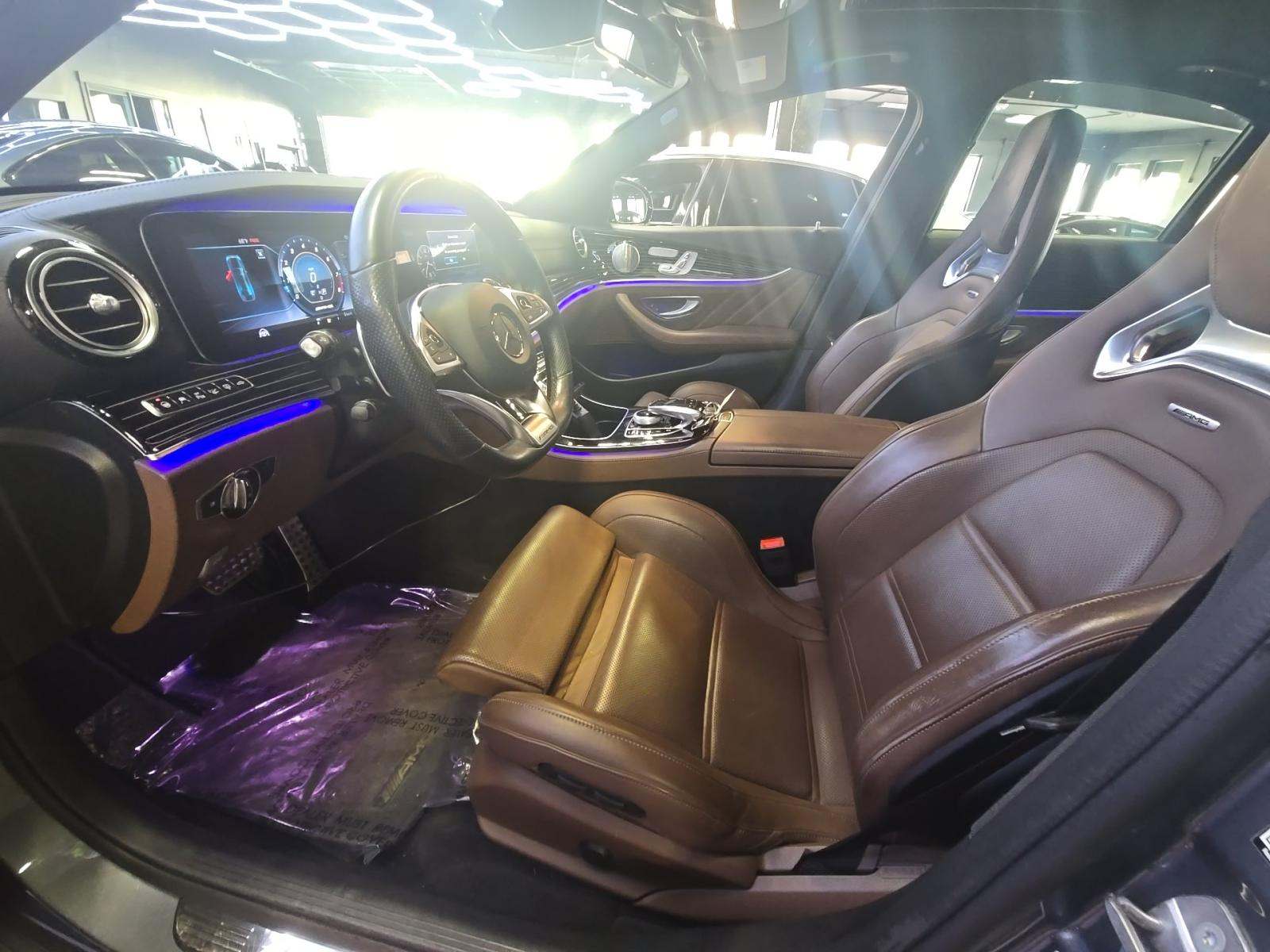 MERCEDES-BENZ E-CLASS - 6