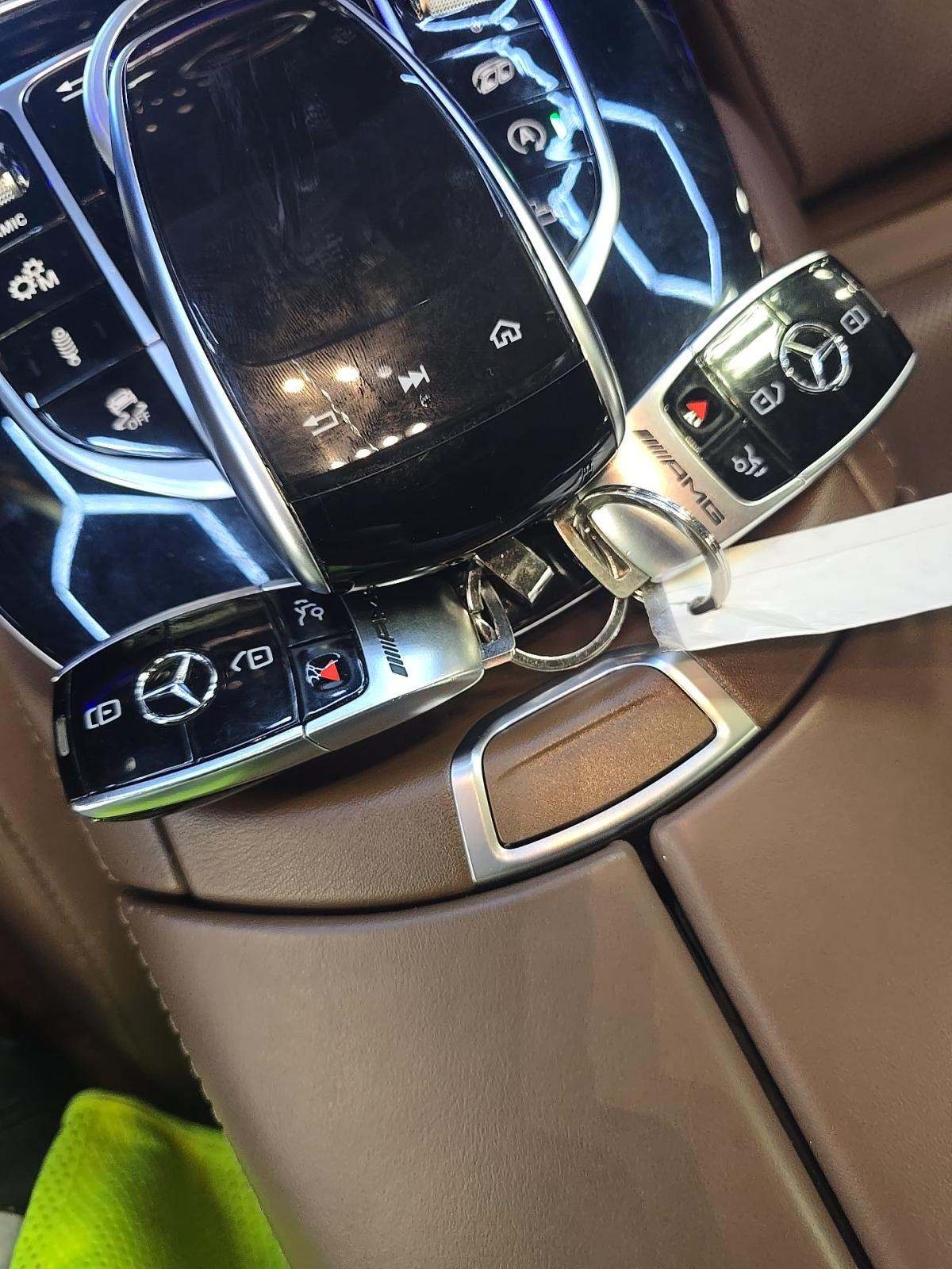 MERCEDES-BENZ E-CLASS - 8