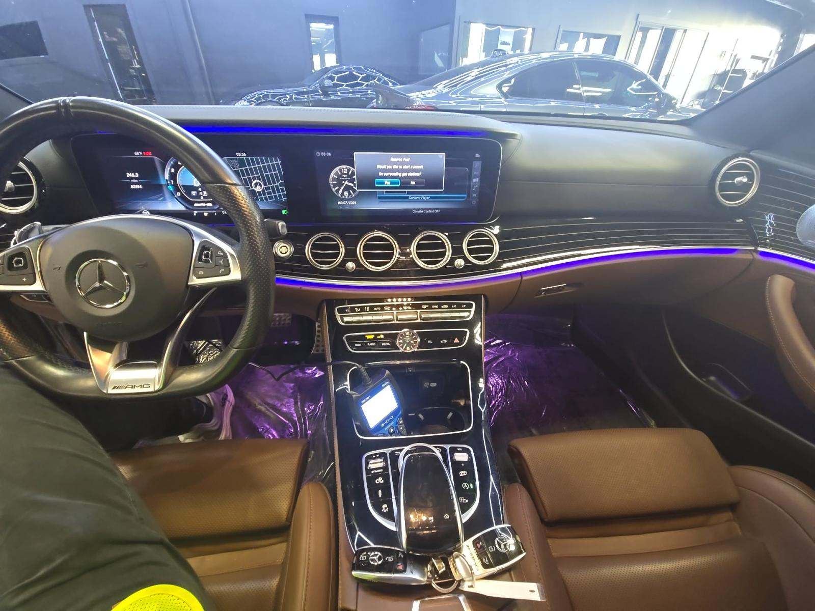 MERCEDES-BENZ E-CLASS - 10