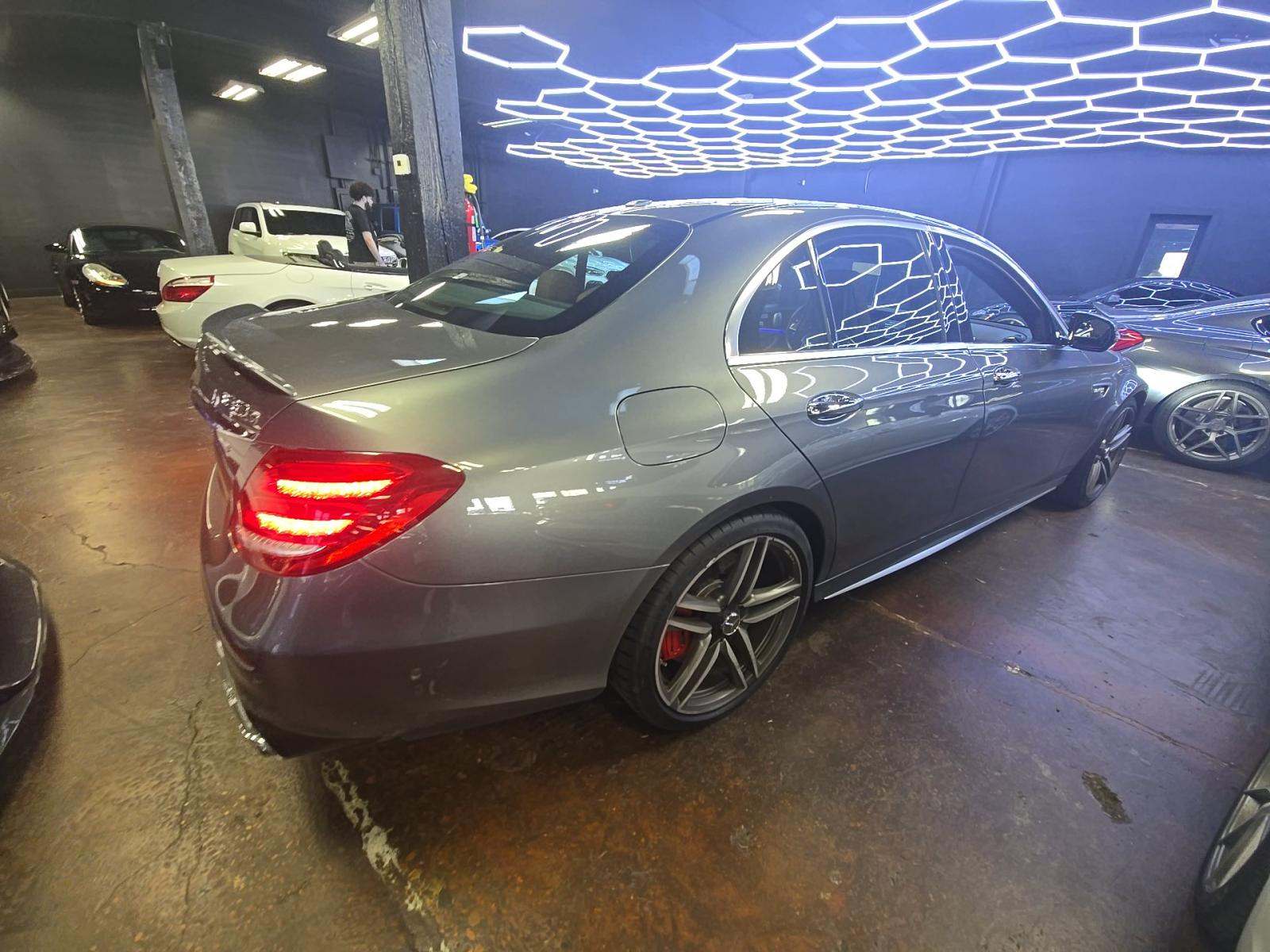 MERCEDES-BENZ E-CLASS - 3