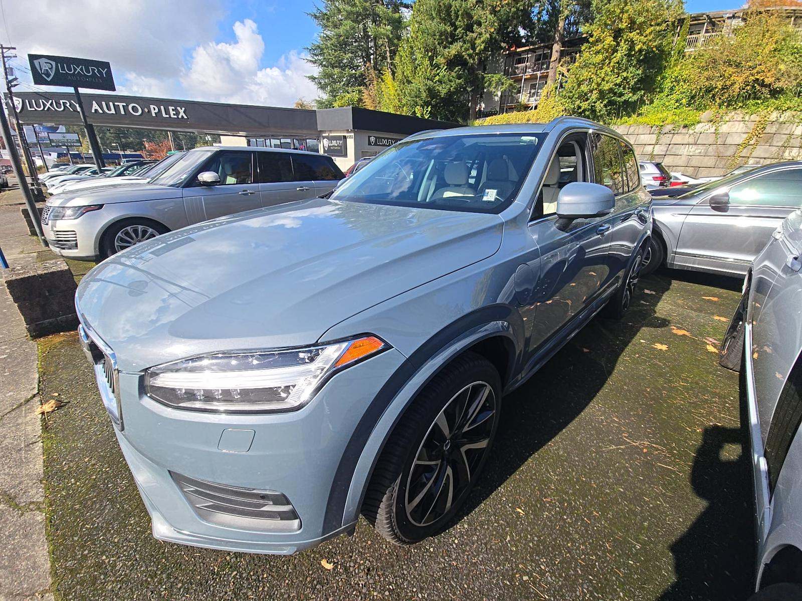 2020 Volvo XC90 Plug-In Hybrid T8 Momentum AWD