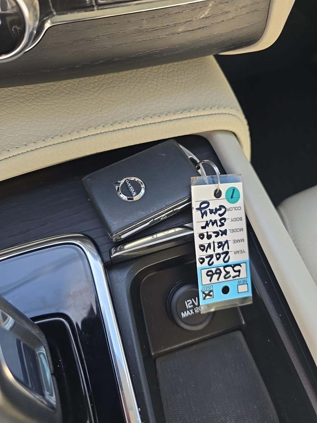 2020 Volvo XC90 Plug-In Hybrid T8 Momentum AWD