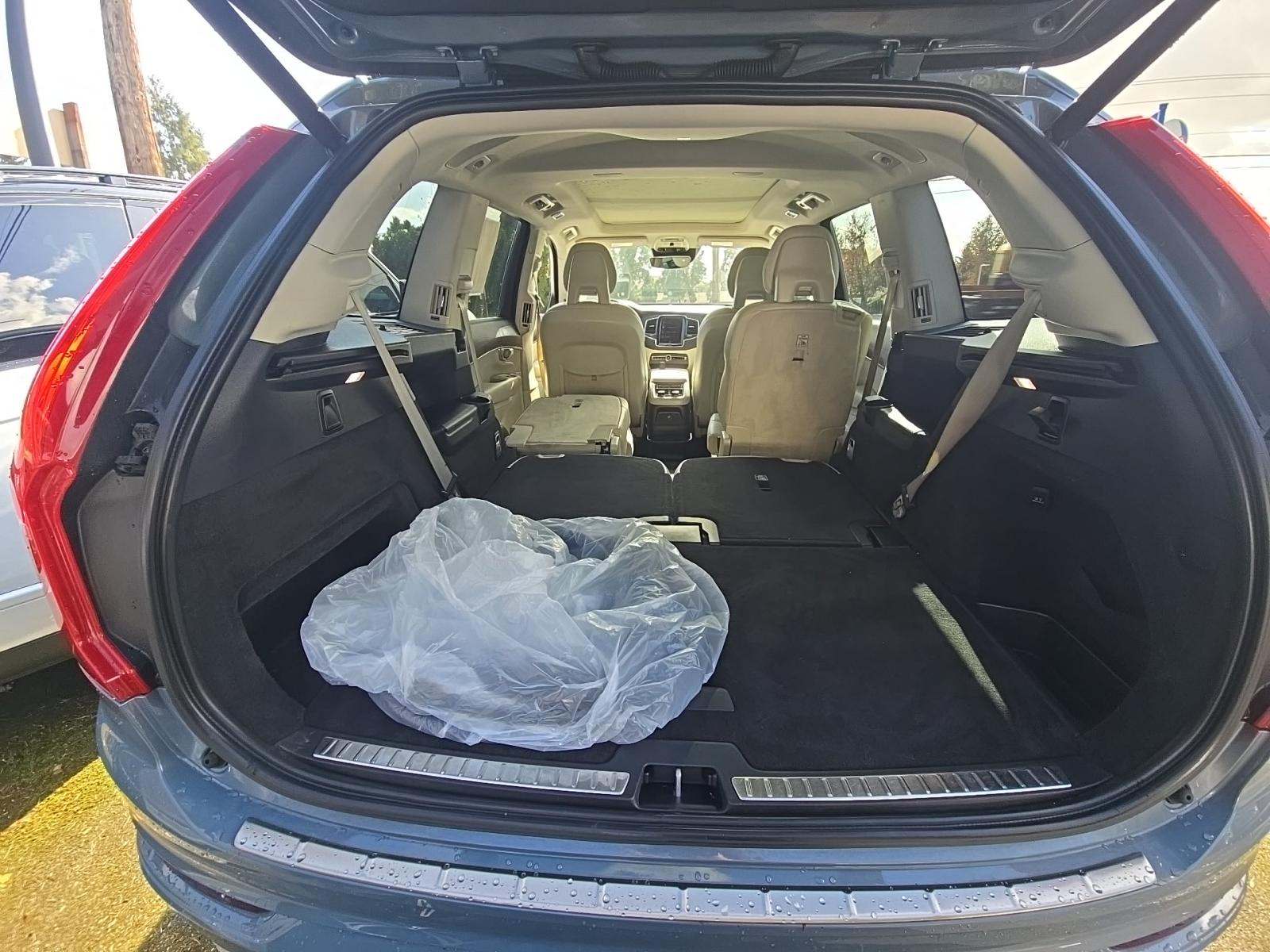 2020 Volvo XC90 Plug-In Hybrid T8 Momentum AWD