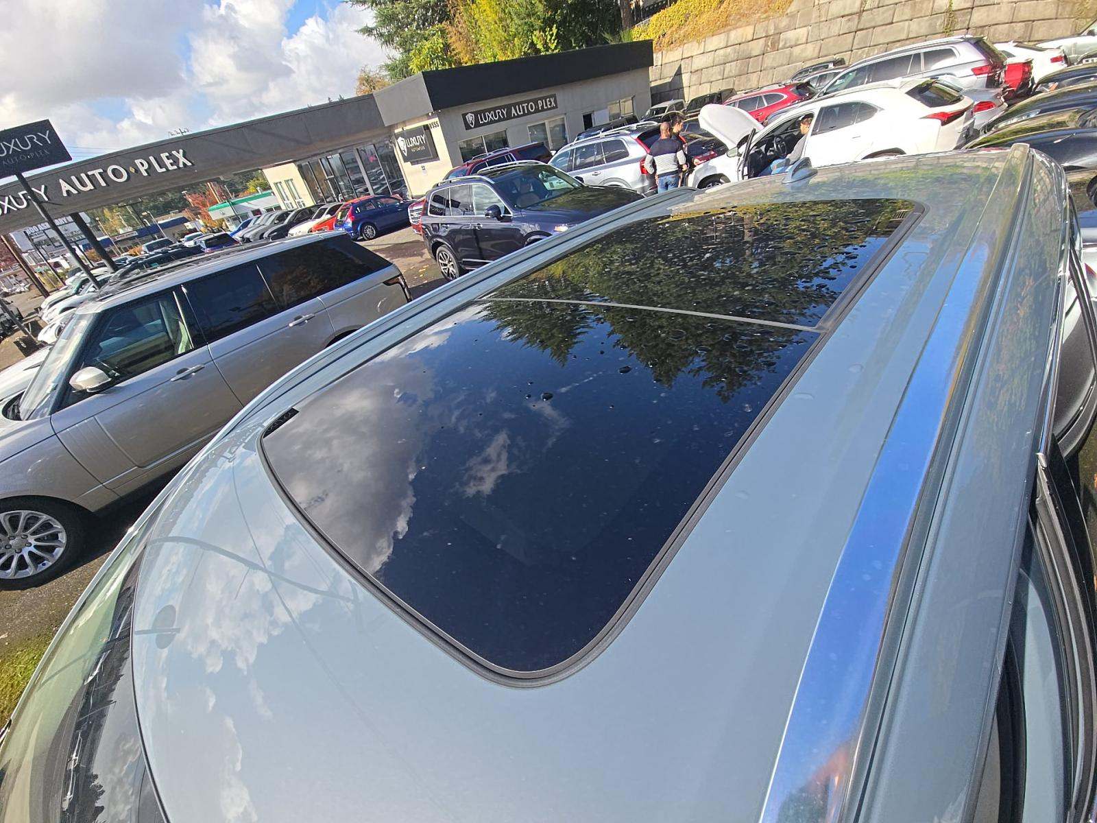 2020 Volvo XC90 Plug-In Hybrid T8 Momentum AWD