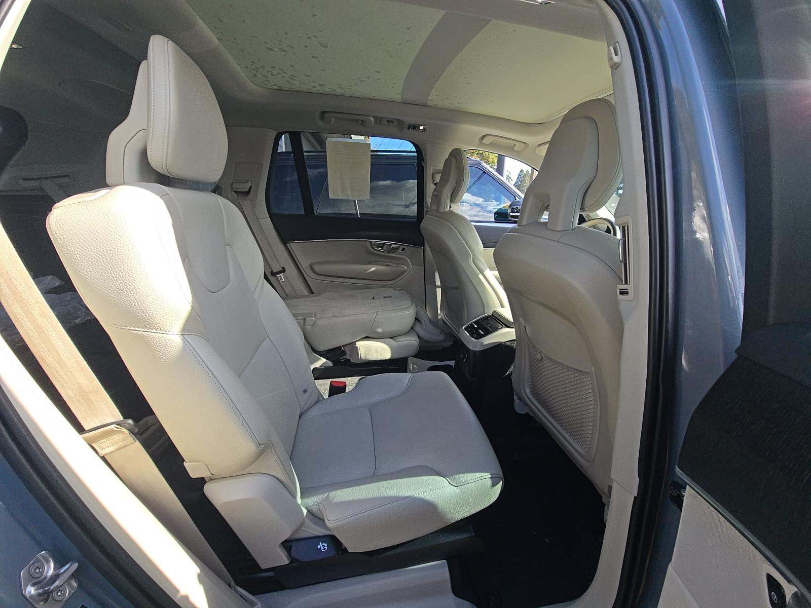 2020 Volvo XC90 Plug-In Hybrid T8 Momentum AWD