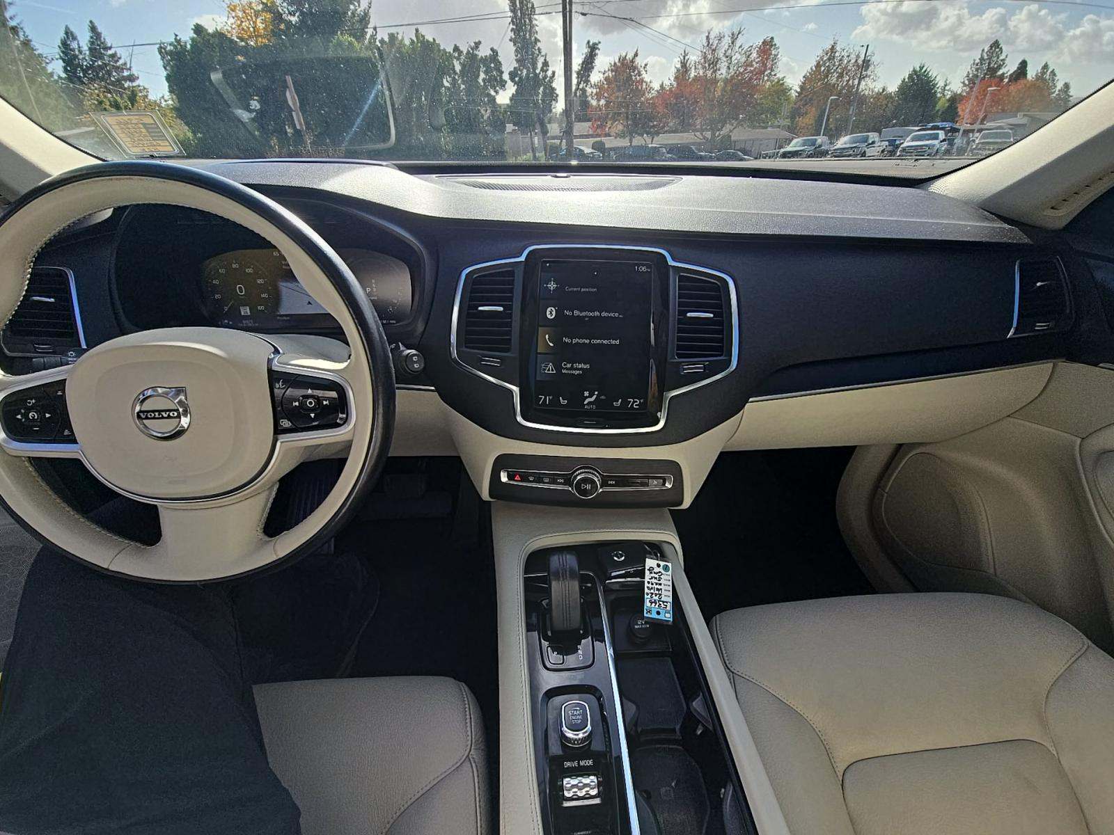 2020 Volvo XC90 Plug-In Hybrid T8 Momentum AWD