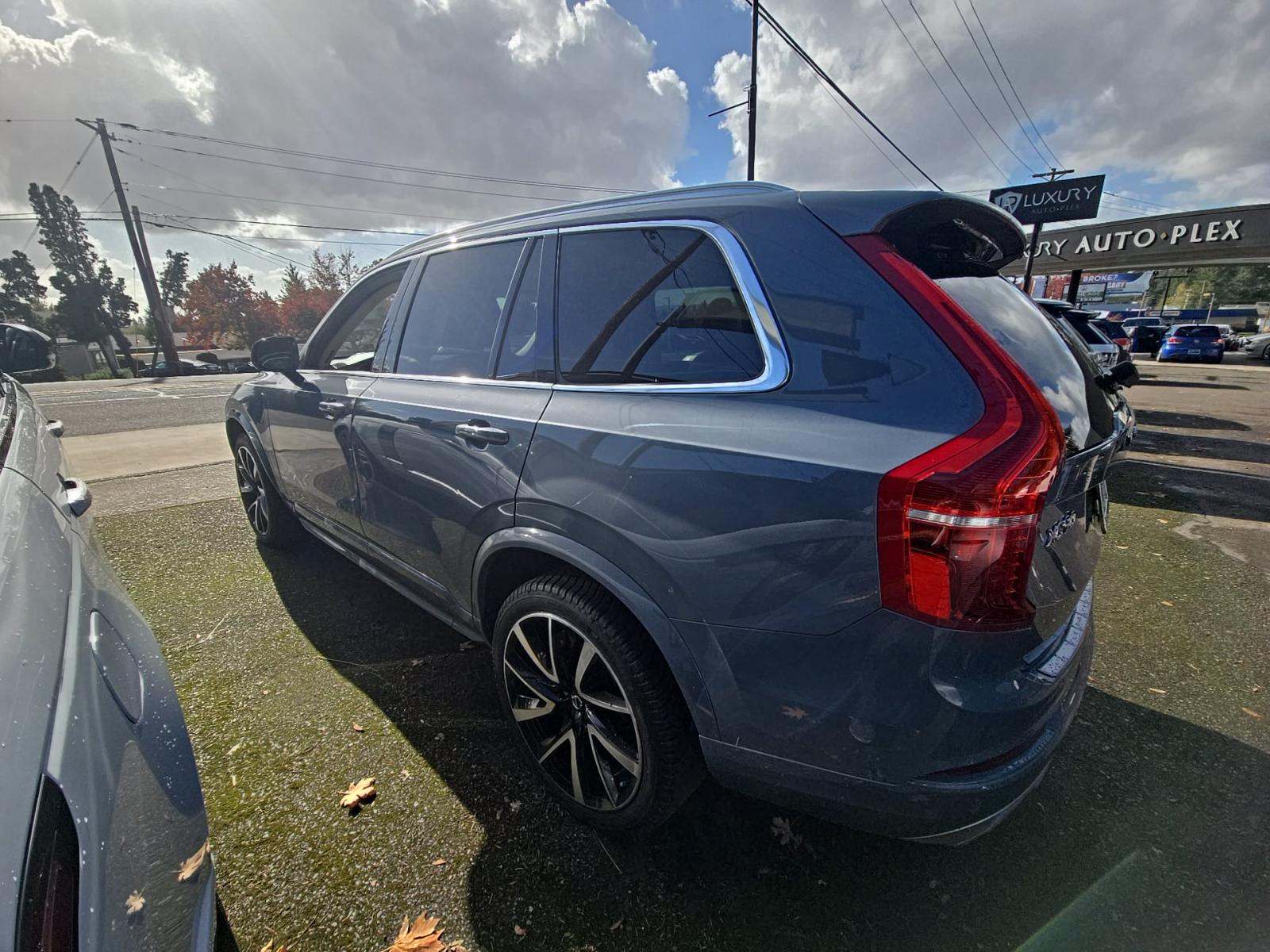 2020 Volvo XC90 Plug-In Hybrid T8 Momentum AWD