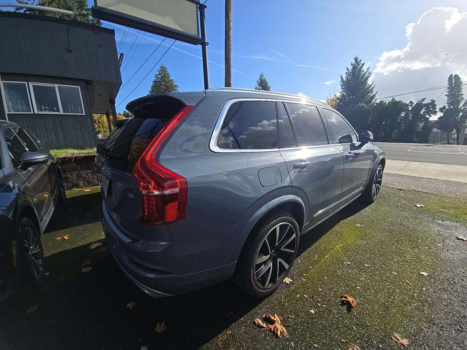 2020 Volvo XC90 Plug-In Hybrid T8 Momentum AWD