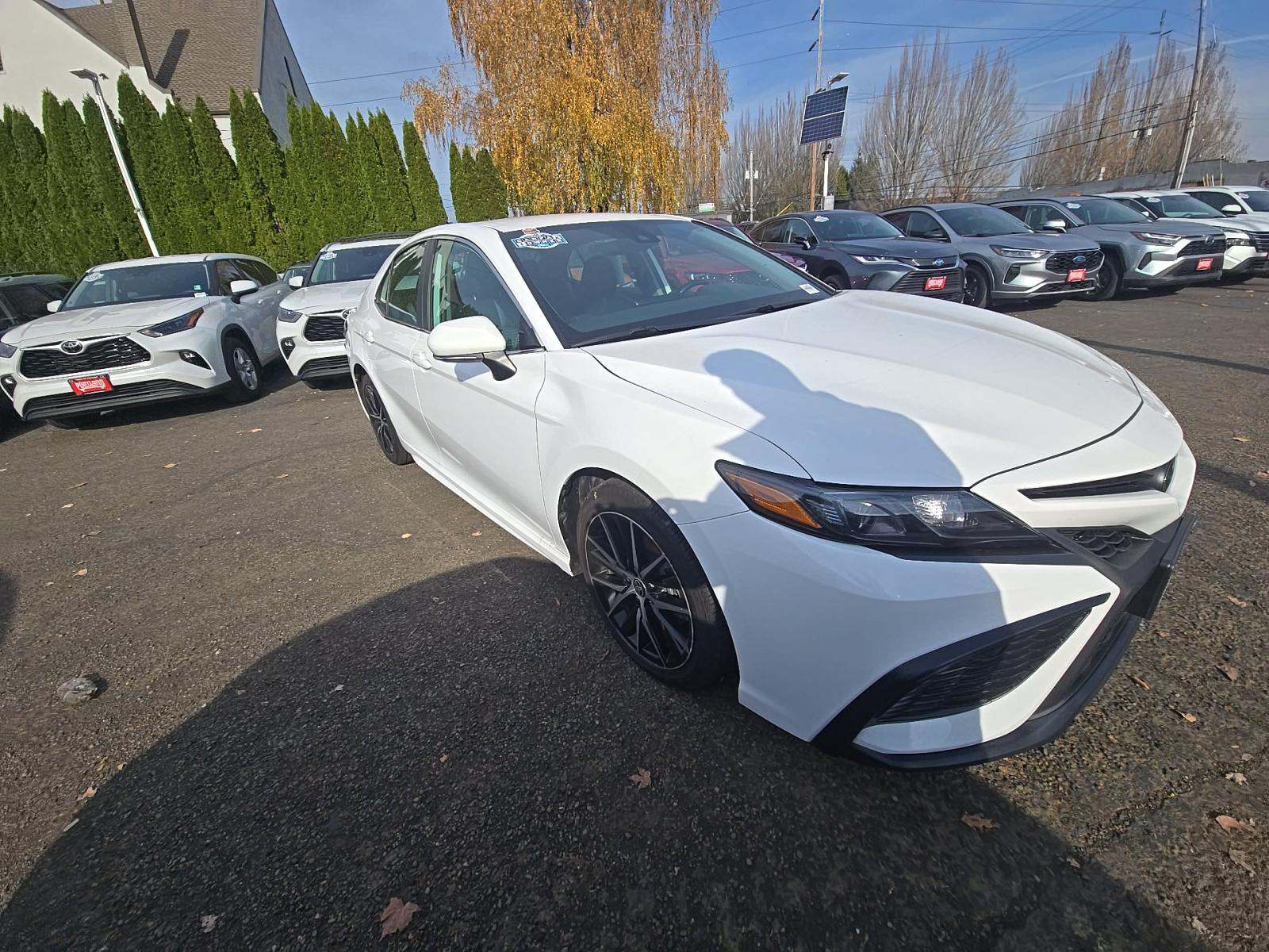 2024 Toyota Camry SE FWD
