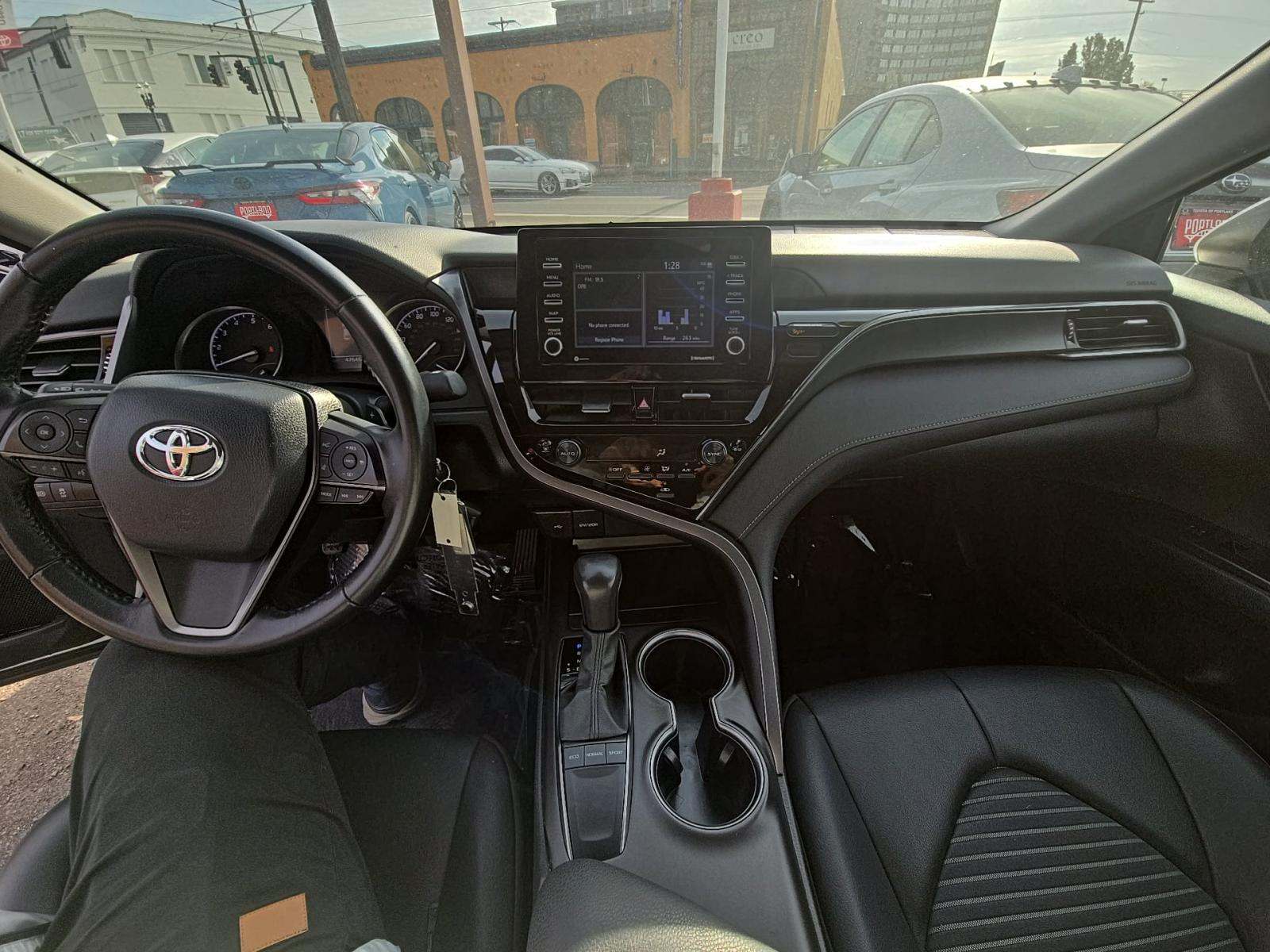 2024 Toyota Camry SE FWD