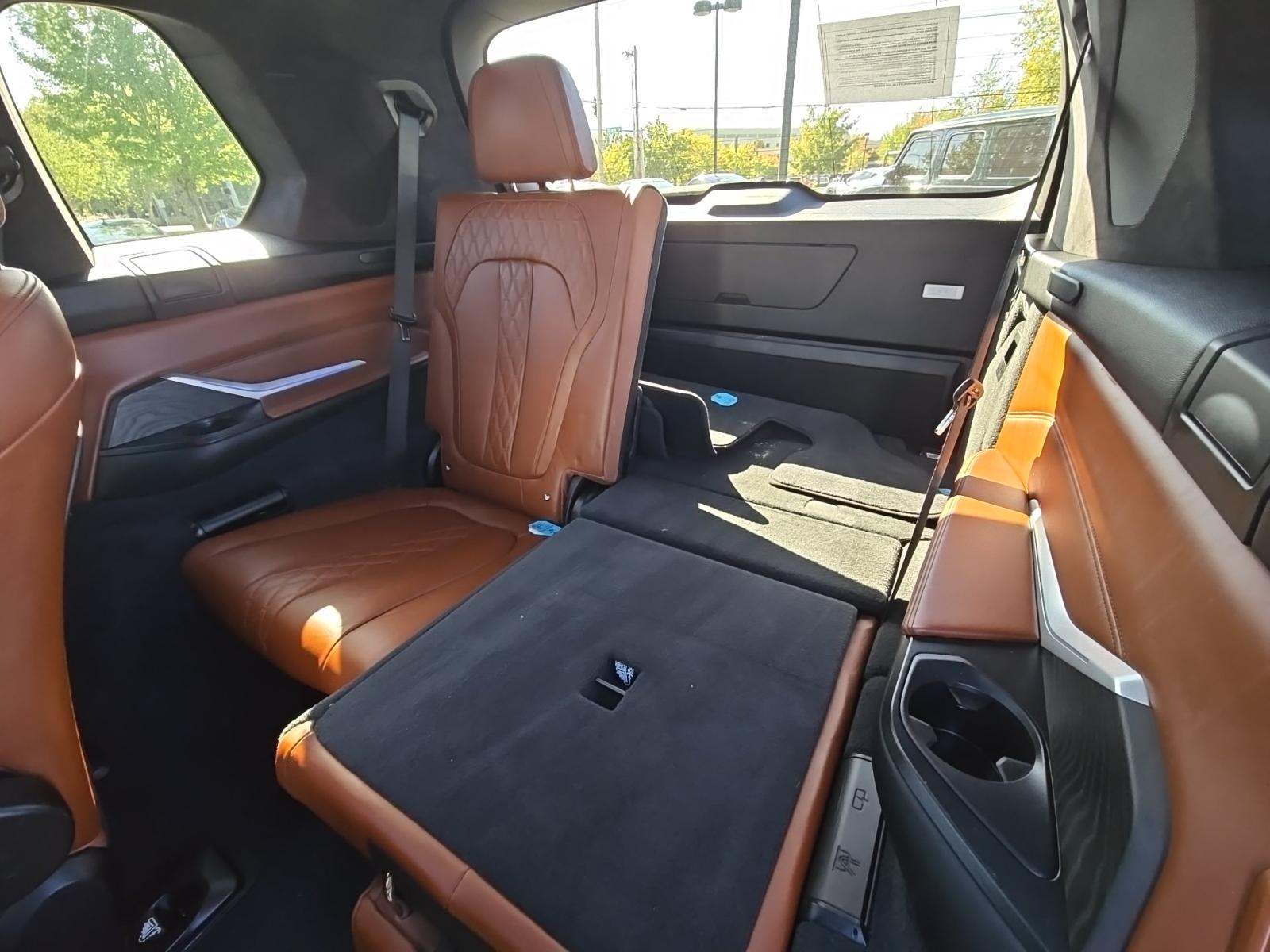 2021 BMW X7 M50i AWD