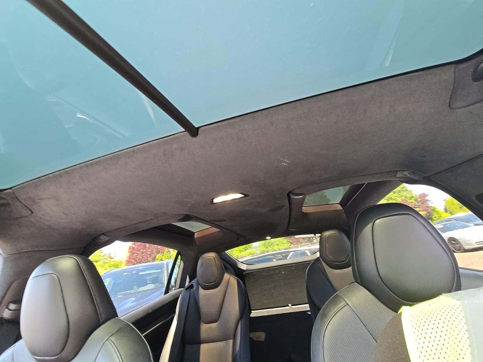 TESLA MODEL X - 10
