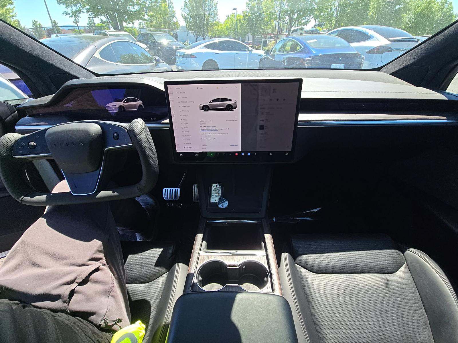 TESLA MODEL X - 9