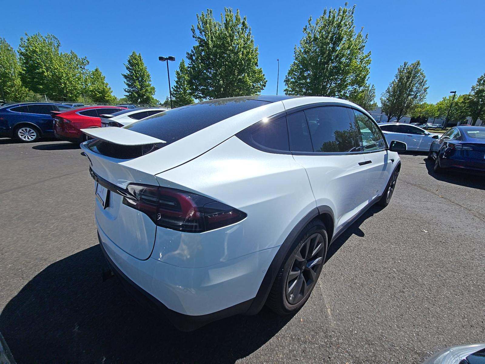TESLA MODEL X - 3