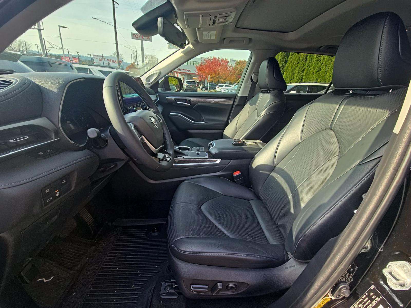 2023 Toyota Highlander Hybrid Limited AWD