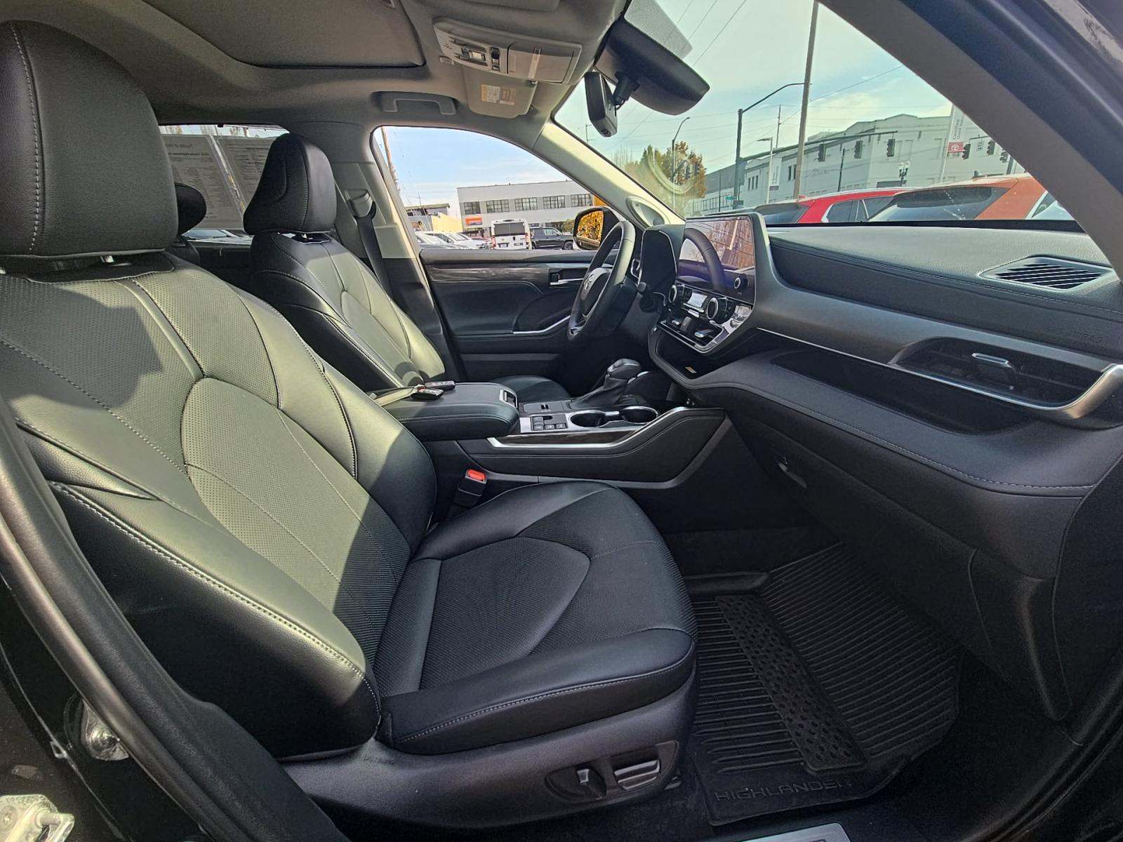 2023 Toyota Highlander Hybrid Limited AWD