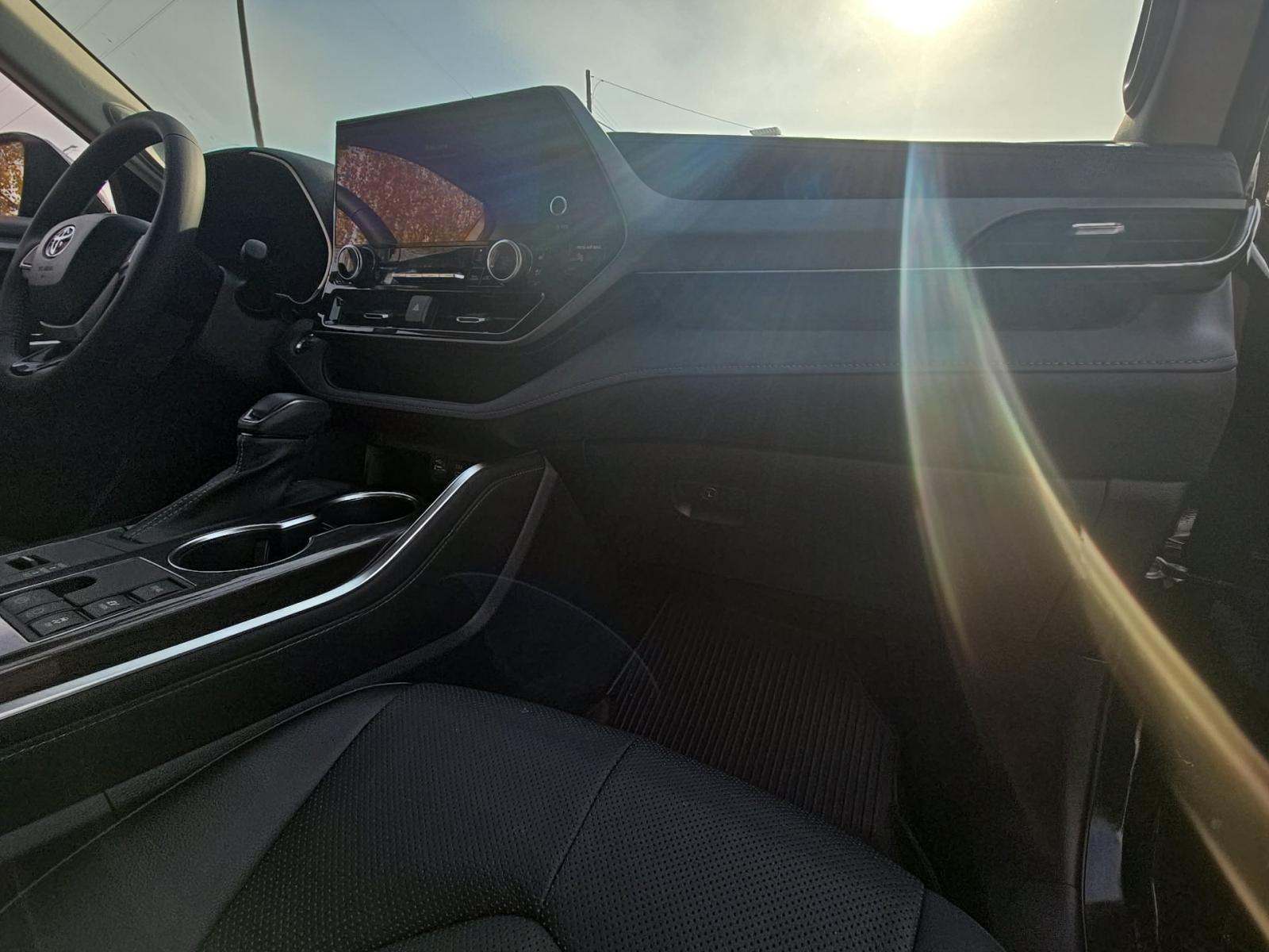 2023 Toyota Highlander Hybrid Limited AWD