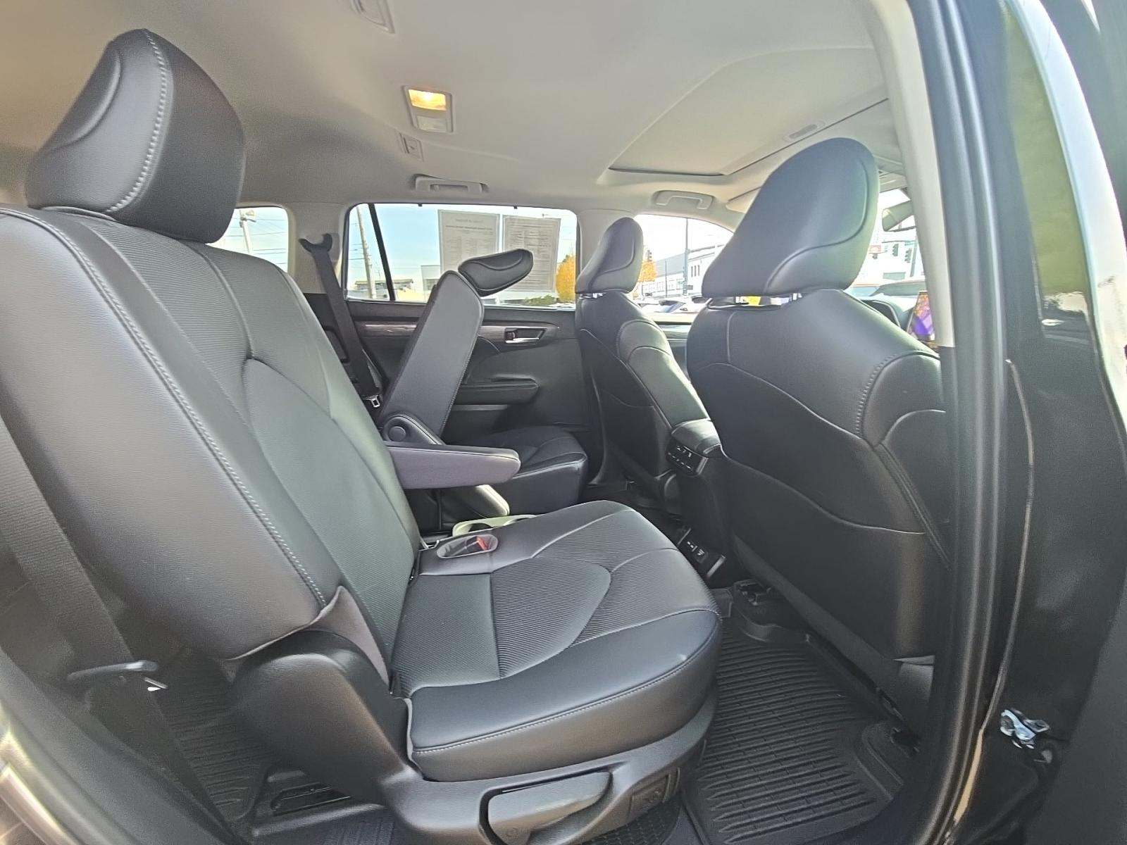 2023 Toyota Highlander Hybrid Limited AWD