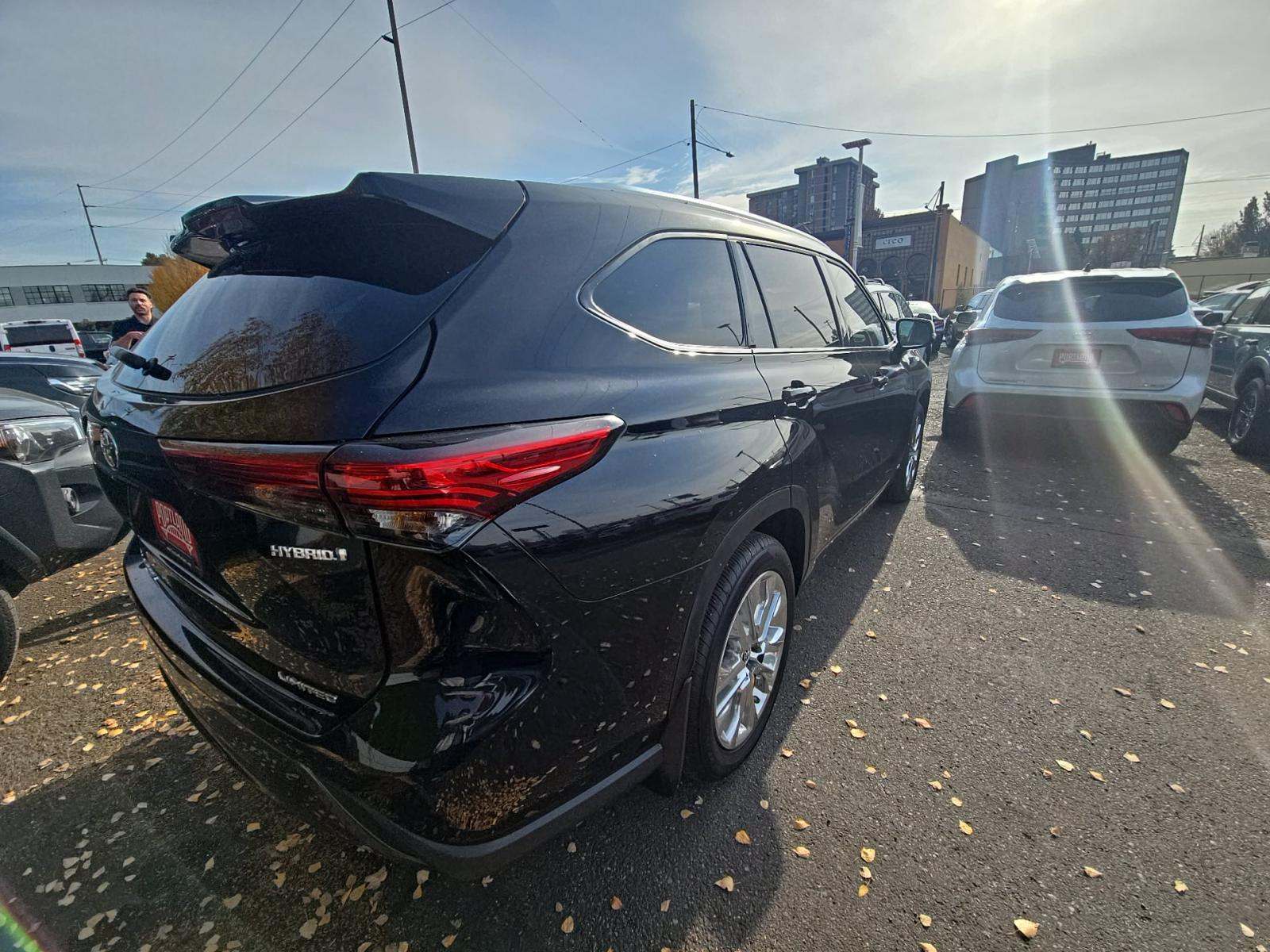 2023 Toyota Highlander Hybrid Limited AWD