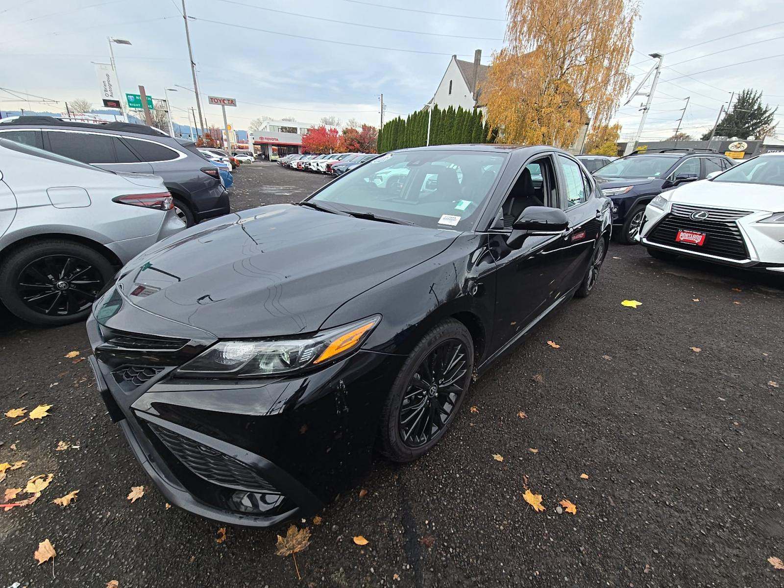 2022 Toyota Camry Hybrid Nightshade FWD