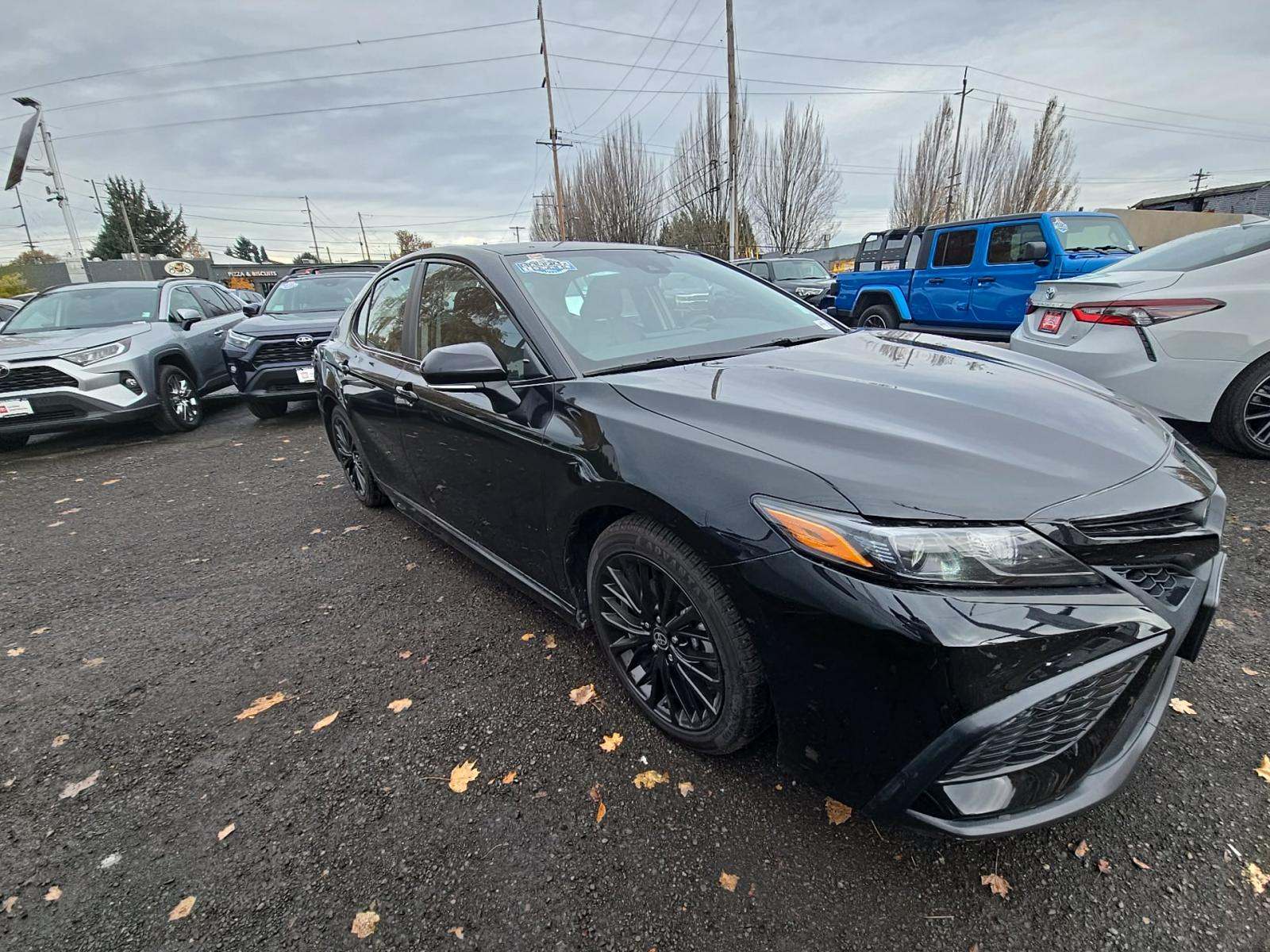 2022 Toyota Camry Hybrid Nightshade FWD