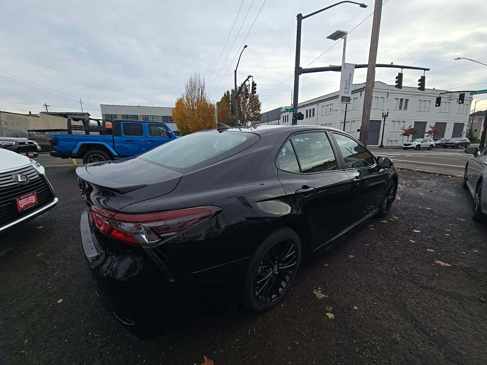 2022 Toyota Camry Hybrid Nightshade FWD