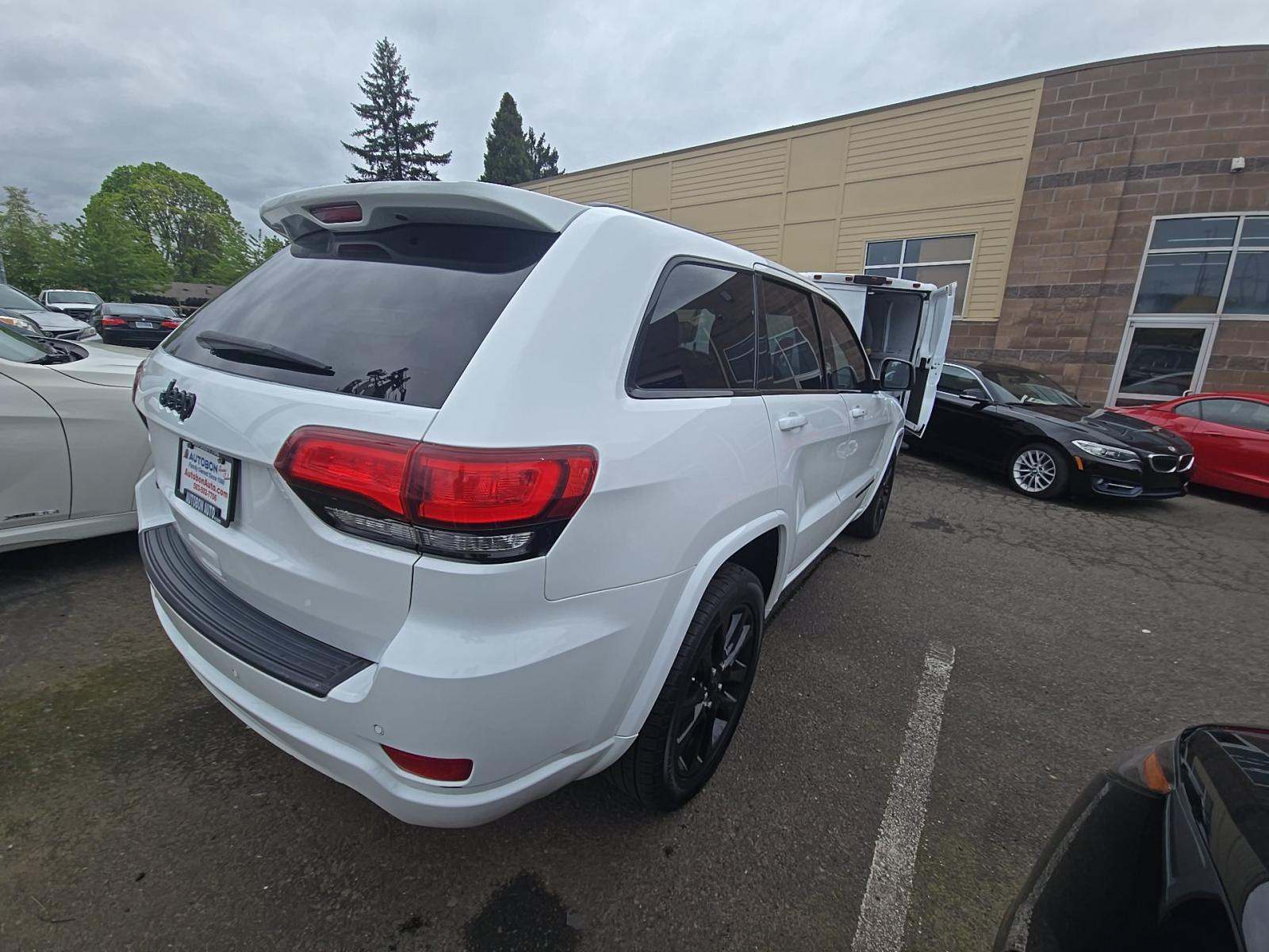 JEEP LAREDO ALTITUDE EDITION - 3