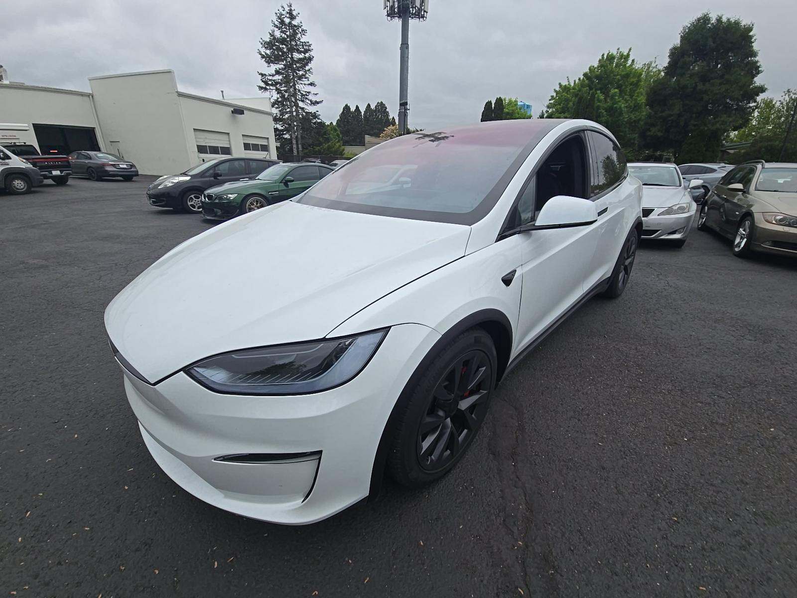TESLA MODEL X - 1