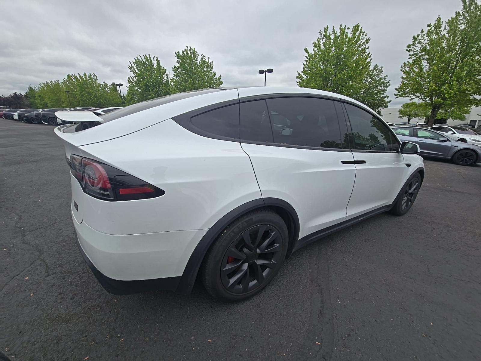TESLA MODEL X - 3