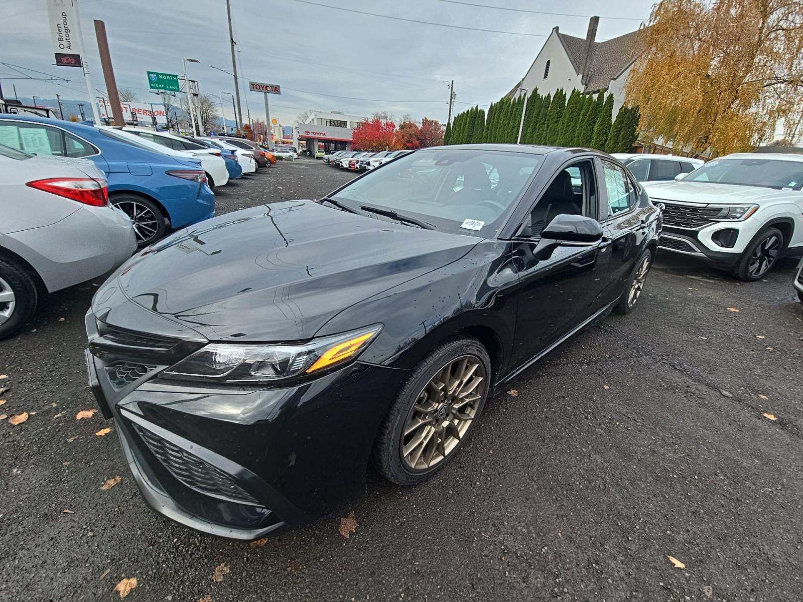 2023 Toyota Camry SE Nightshade FWD