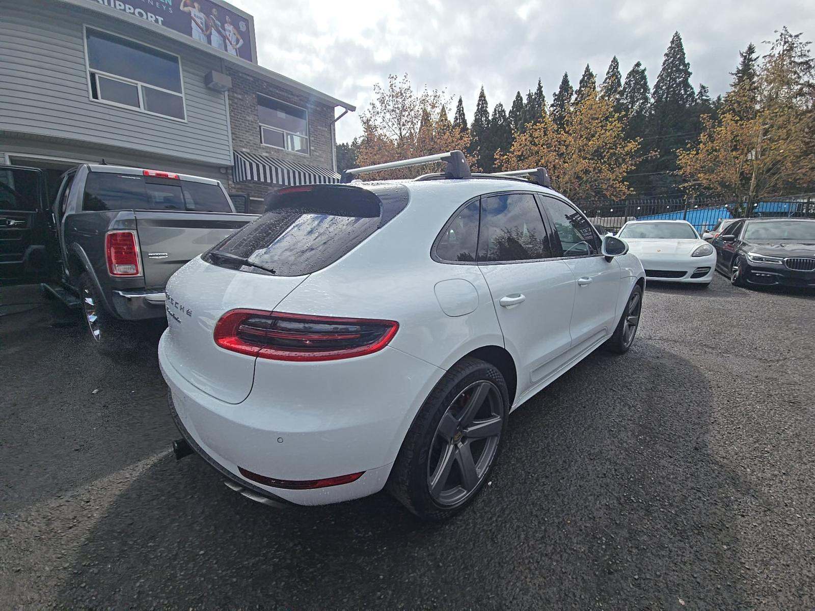 2017 Porsche Macan Turbo AWD