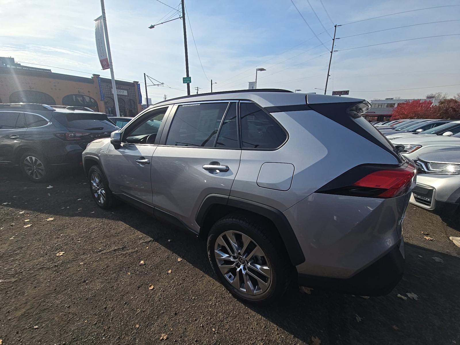 2021 Toyota RAV4 XLE Premium AWD