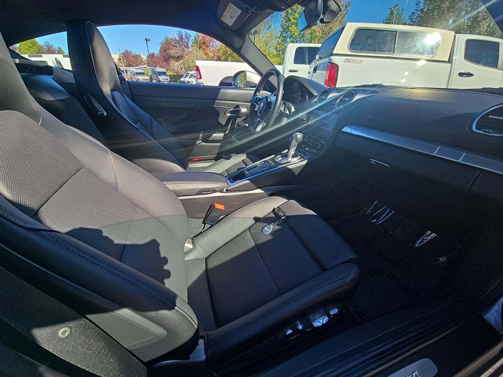 2024 Porsche 718 Cayman Base RWD