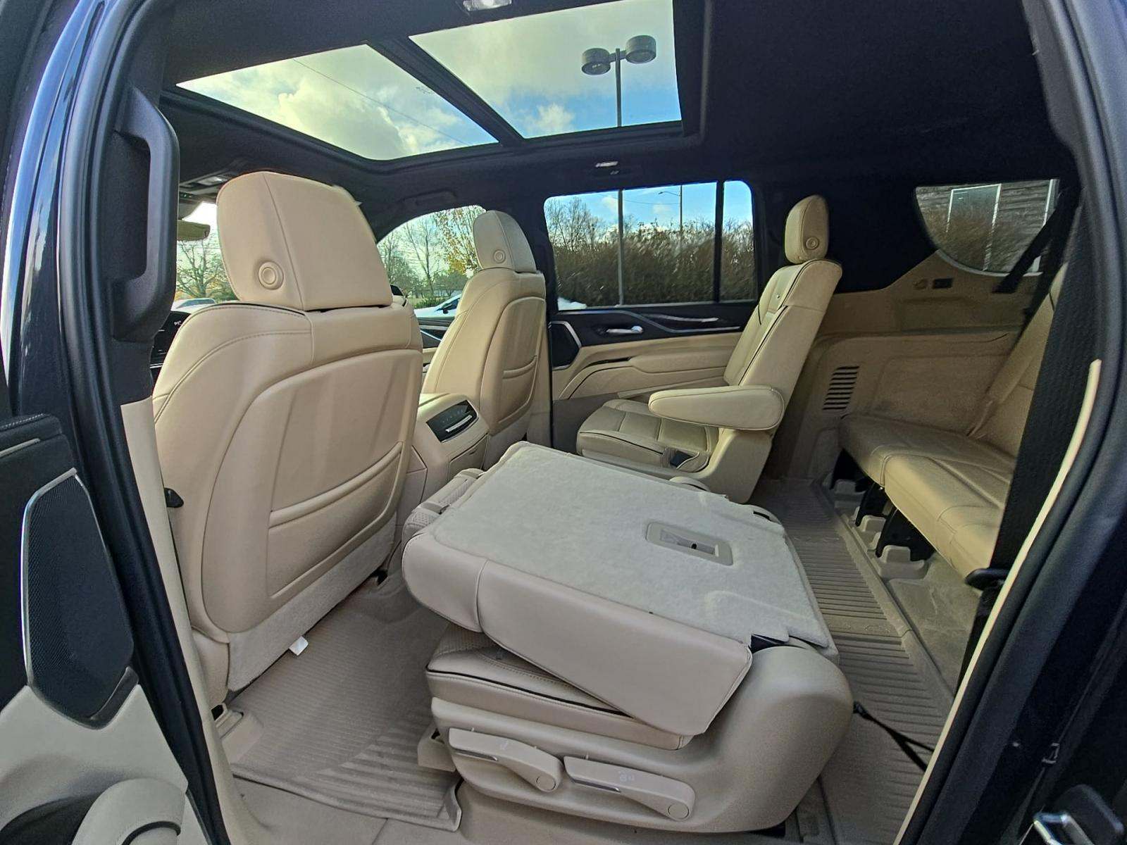 2022 Cadillac Escalade ESV Premium Luxury AWD