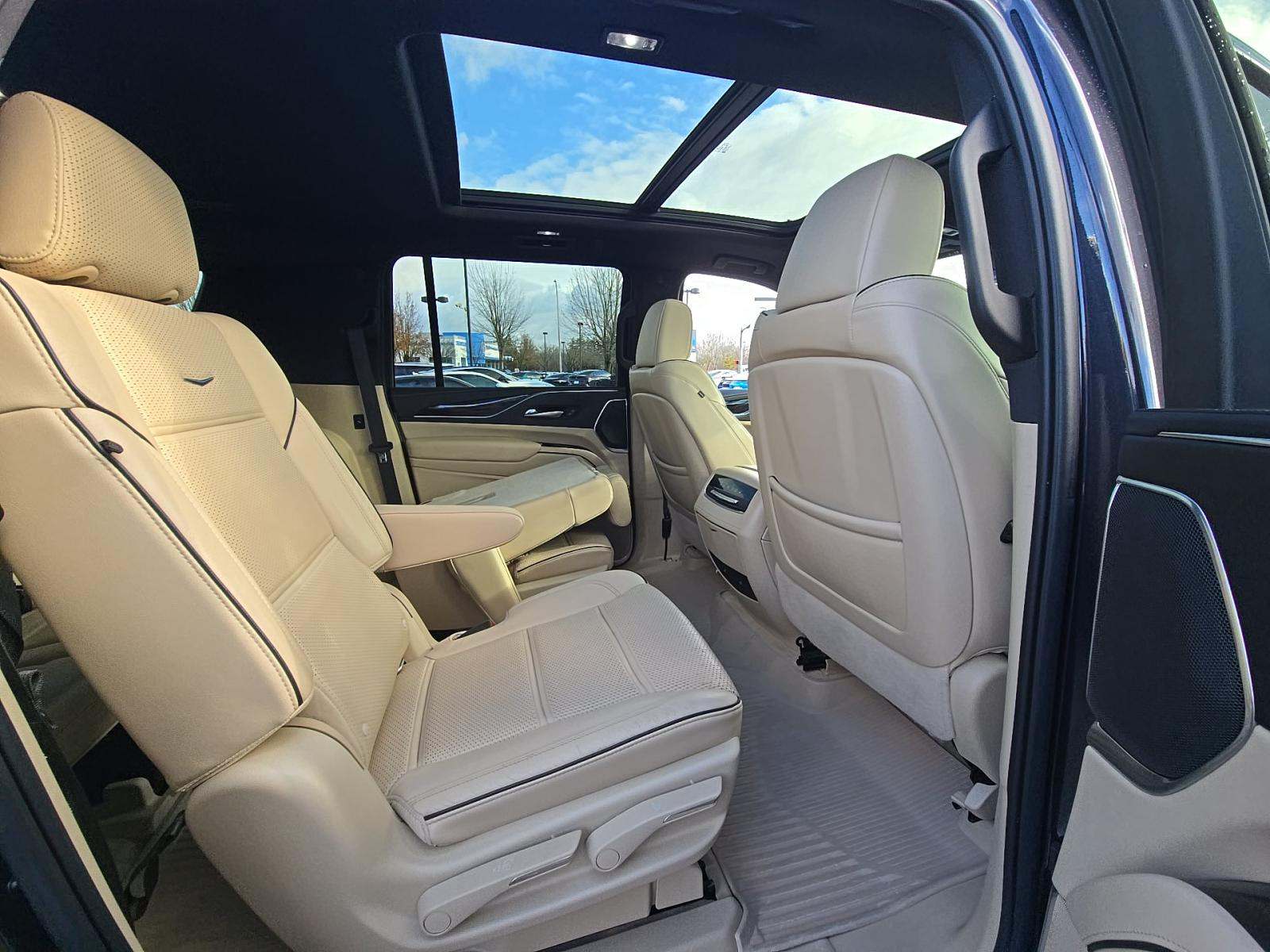 2022 Cadillac Escalade ESV Premium Luxury AWD