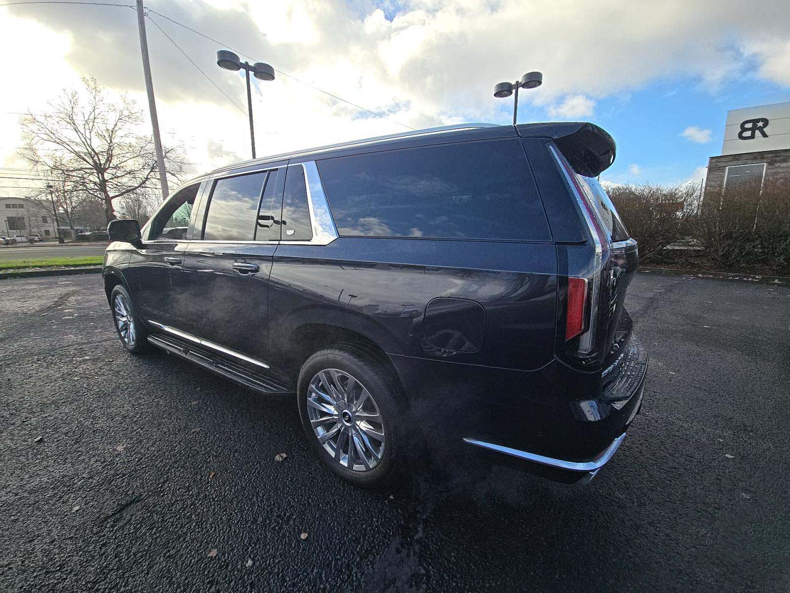 2022 Cadillac Escalade ESV Premium Luxury AWD