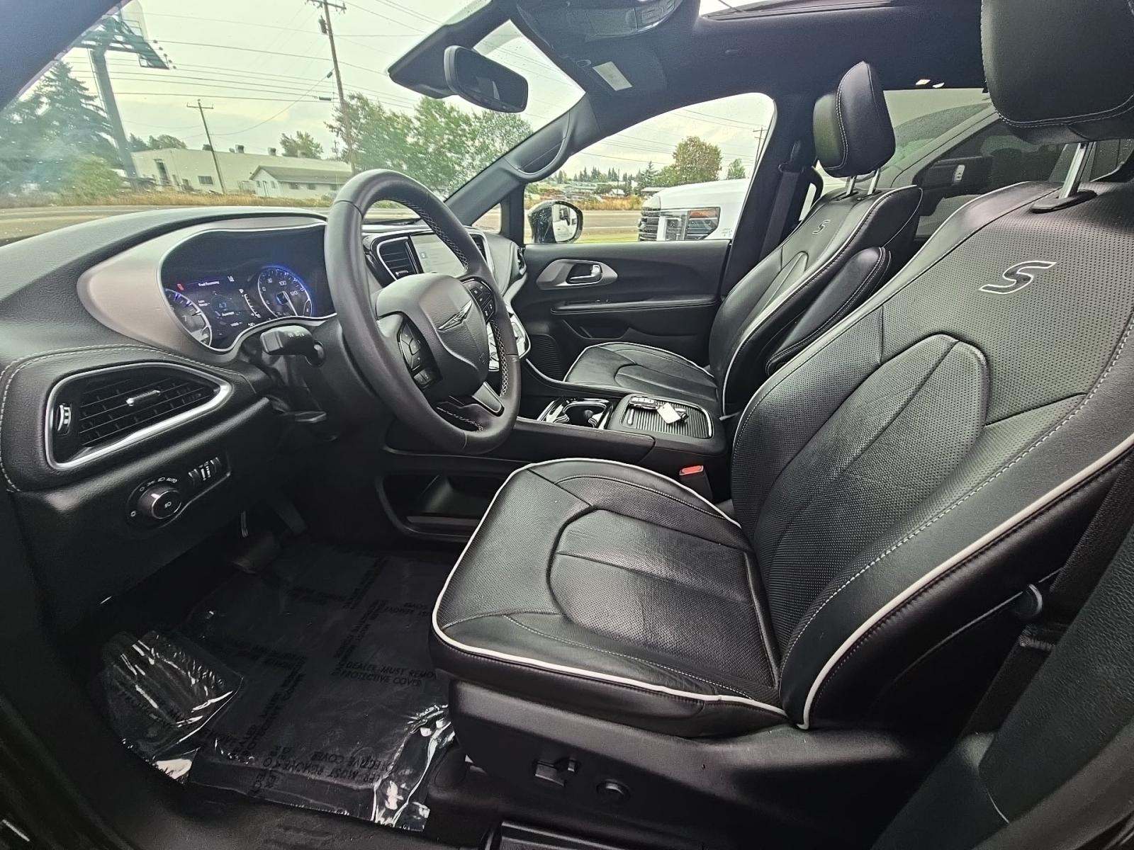 2024 Chrysler Pacifica Limited FWD