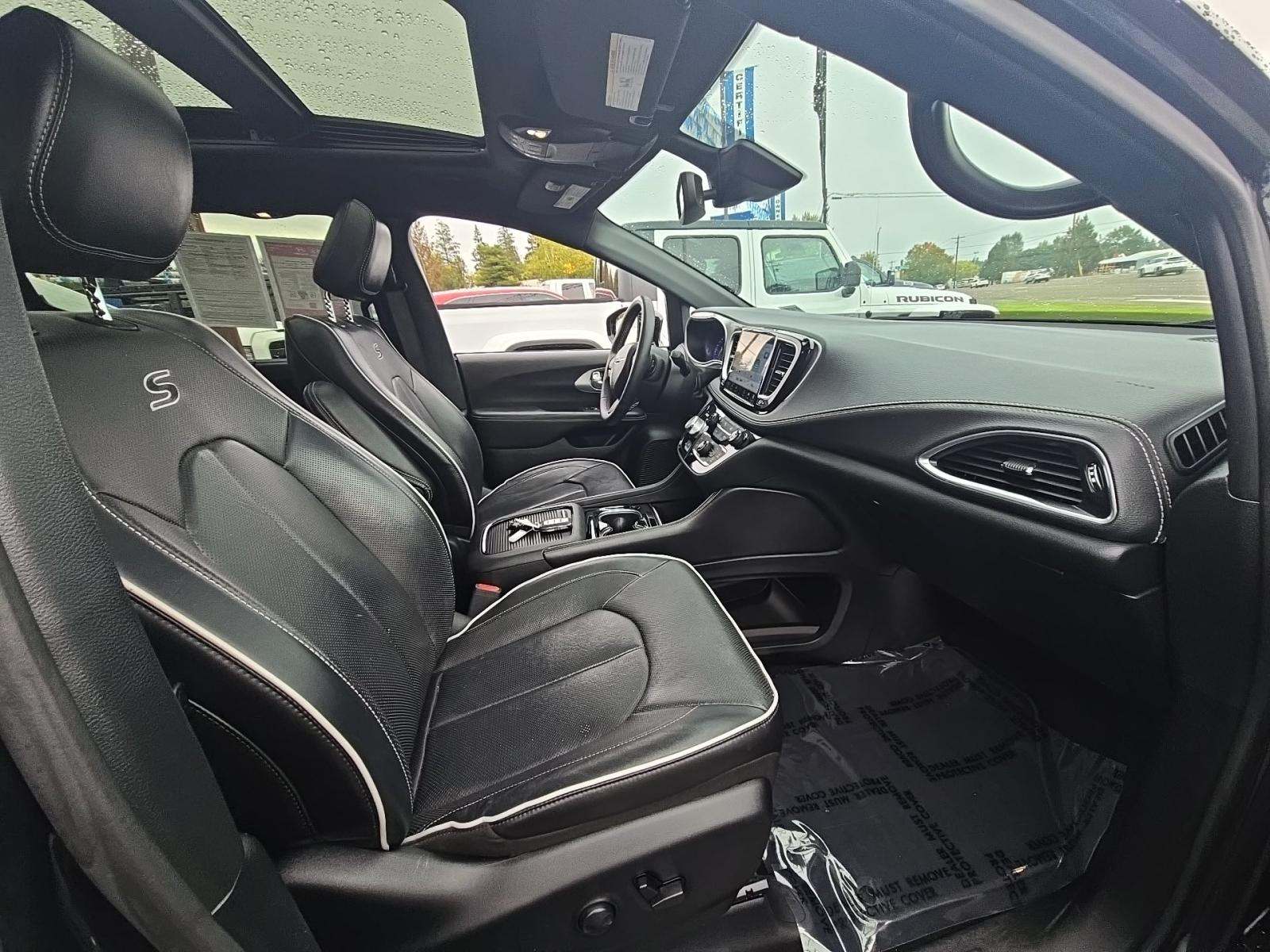 2024 Chrysler Pacifica Limited FWD