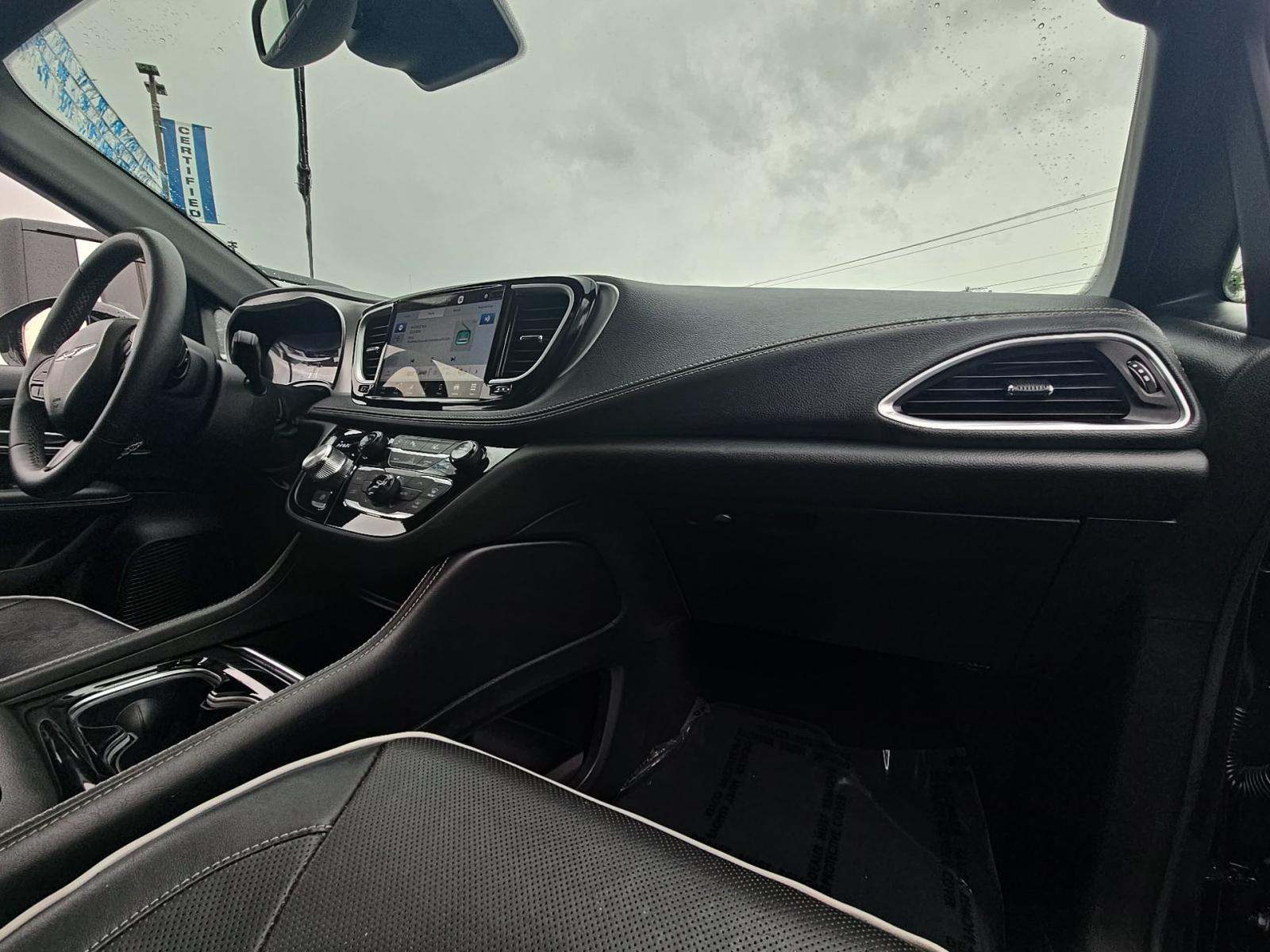 2024 Chrysler Pacifica Limited FWD