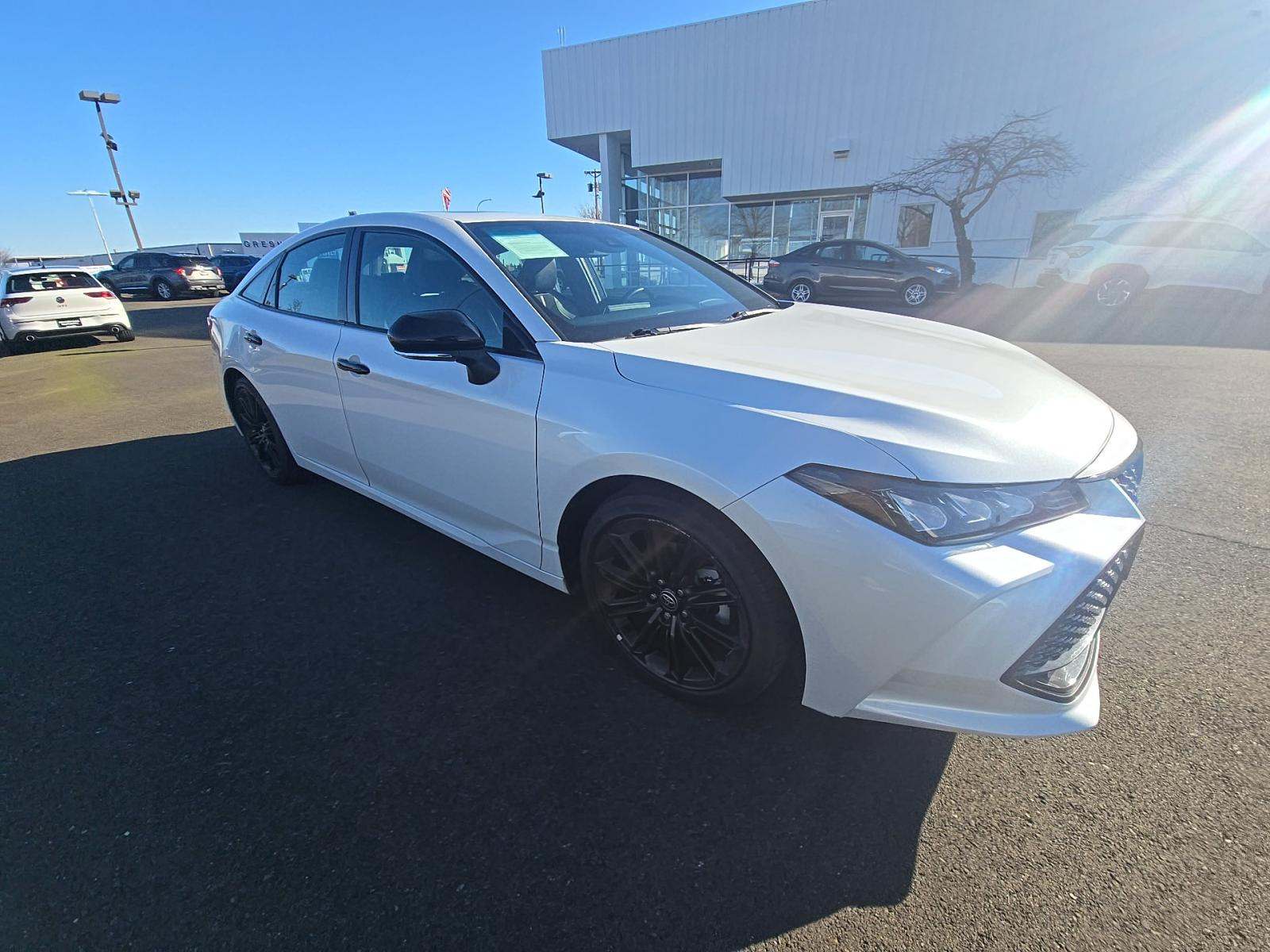 2022 Toyota Avalon Hybrid XSE Nightshade FWD