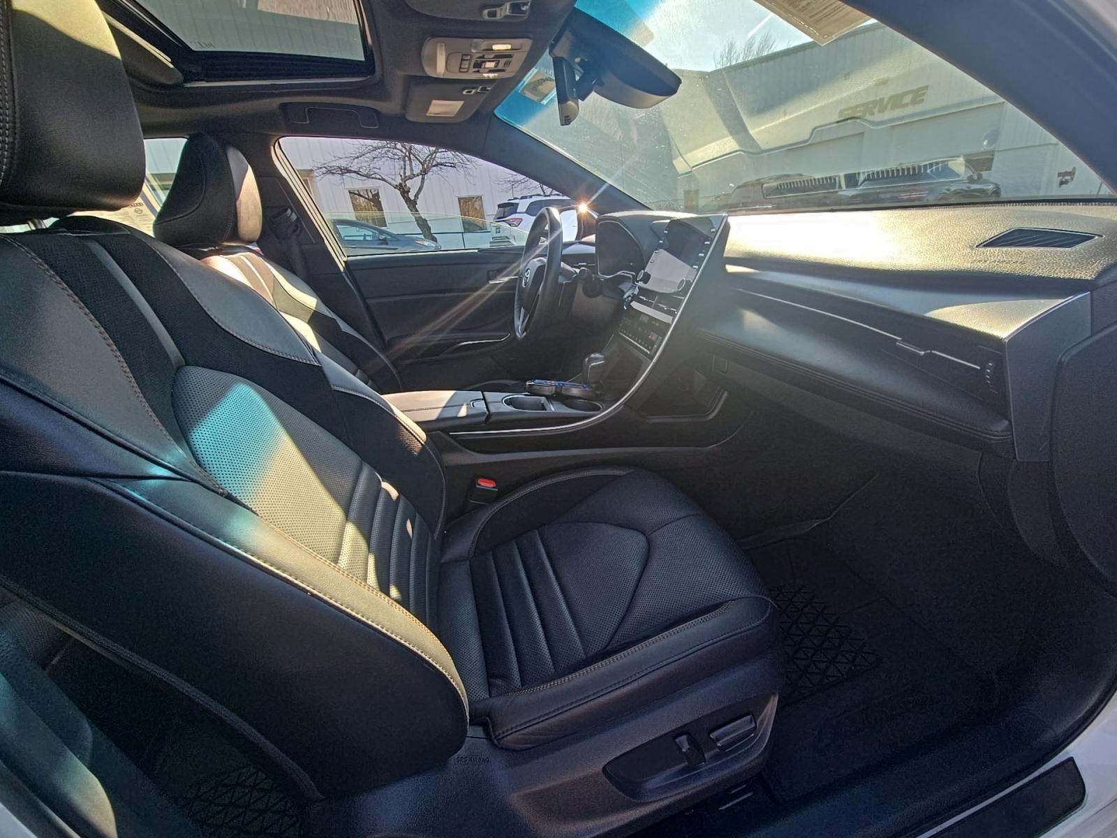 2022 Toyota Avalon Hybrid XSE Nightshade FWD